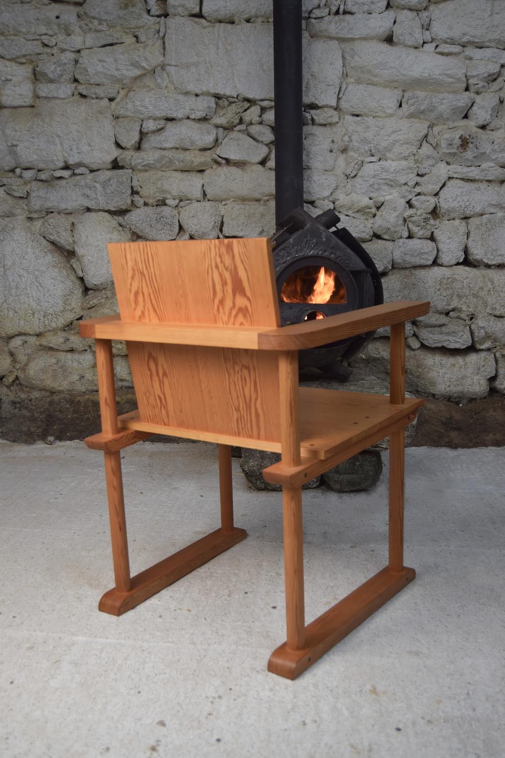 Moderne « La chaise espagnole »  Fauteuil en pin oregon fabriqué à la main par Frank Buschmann en vente