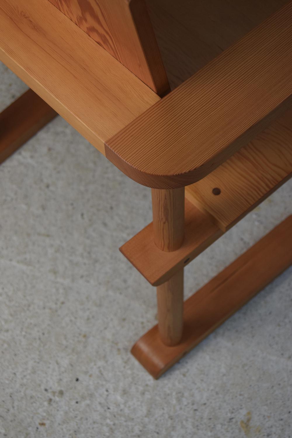 Espagnol « La chaise espagnole »  Fauteuil en pin oregon fabriqué à la main par Frank Buschmann en vente