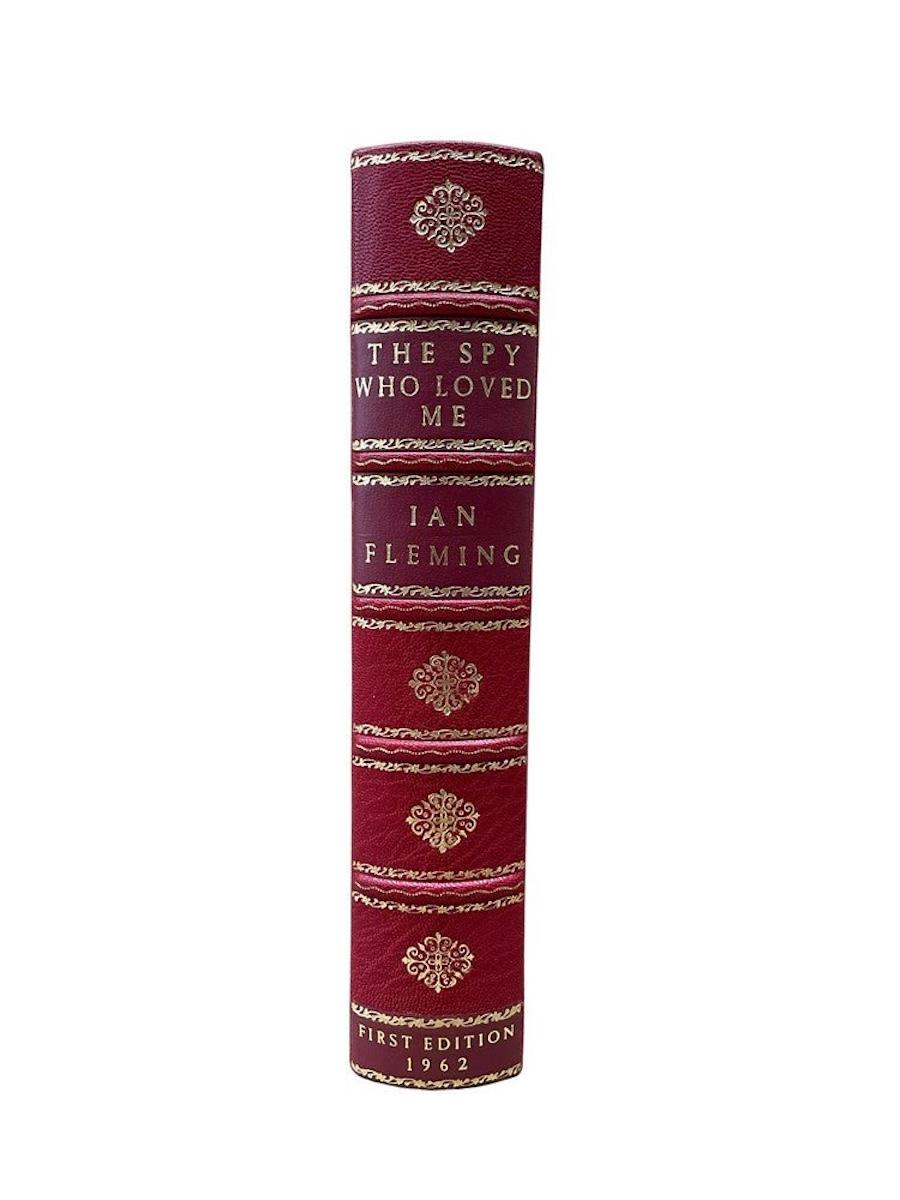 « The Spy Who Loved Me » de Ian Fleming, première édition pour nous, 1962 en vente 5