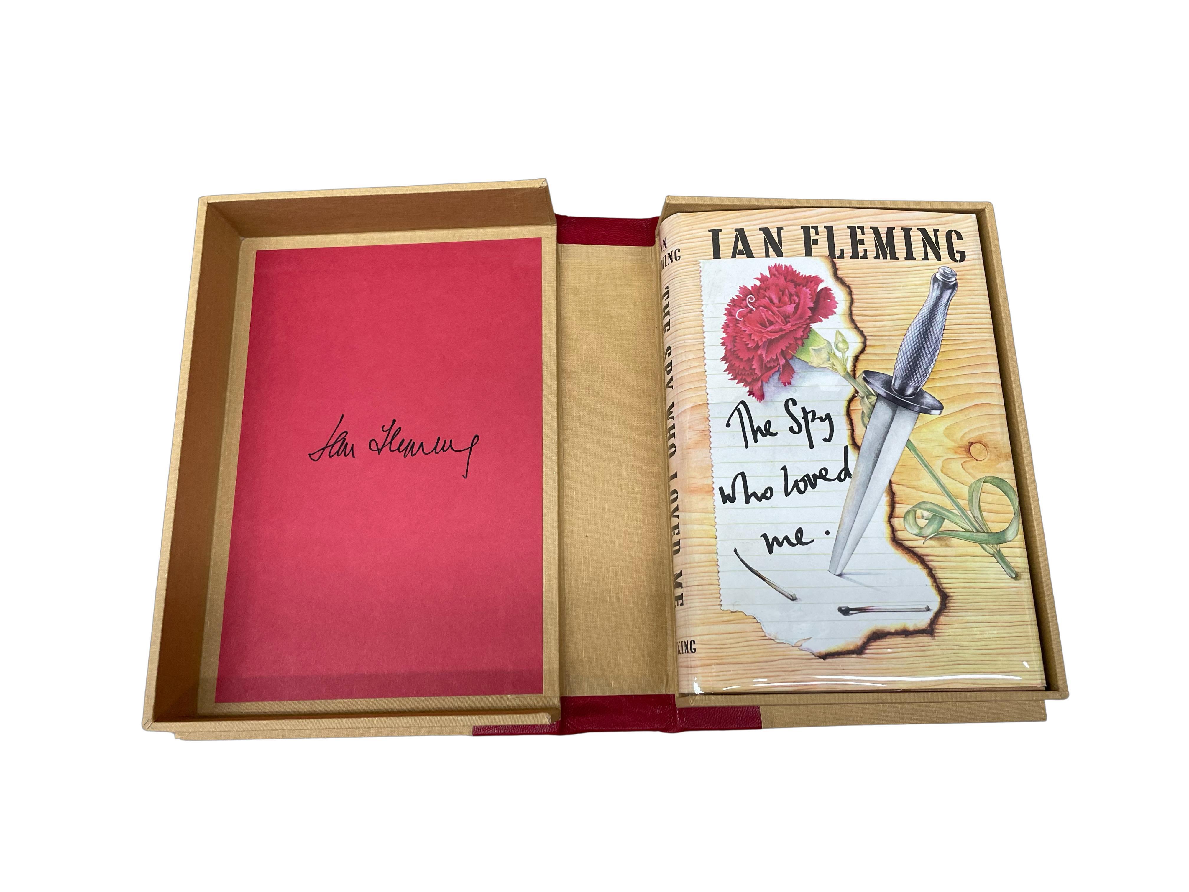 Milieu du XXe siècle « The Spy Who Loved Me » de Ian Fleming, première édition pour nous, 1962 en vente