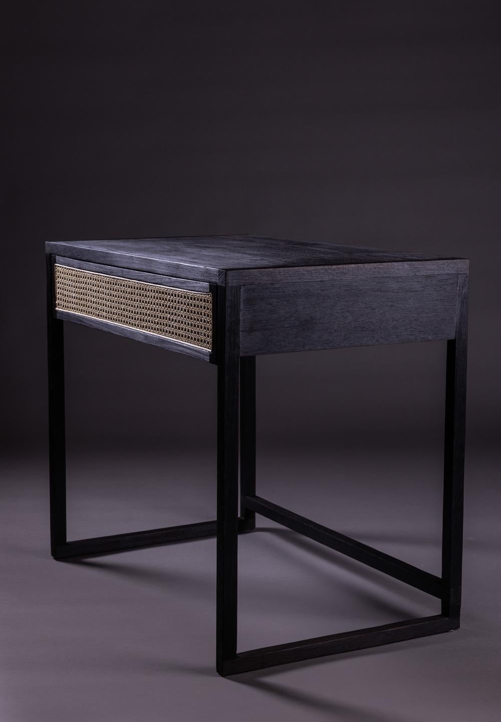 Quadratischer Schreibtisch, quadratischer Sessel, Carbonisierte Oberfläche mit Shou Sugi Ban, Japanisch (Moderne) im Angebot
