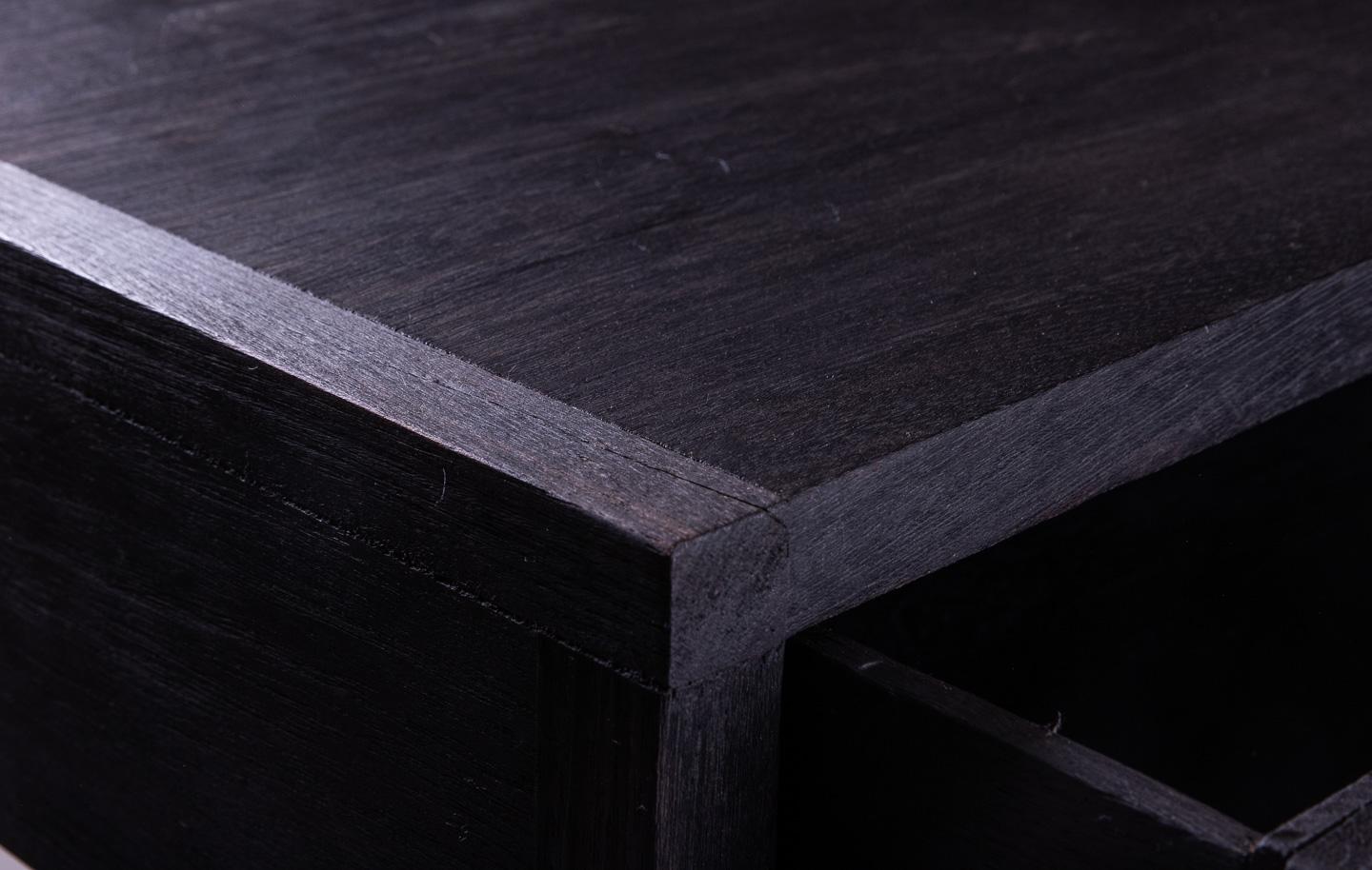 Quadratischer Schreibtisch, quadratischer Sessel, Carbonisierte Oberfläche mit Shou Sugi Ban, Japanisch im Zustand „Neu“ im Angebot in São Paulo, SP
