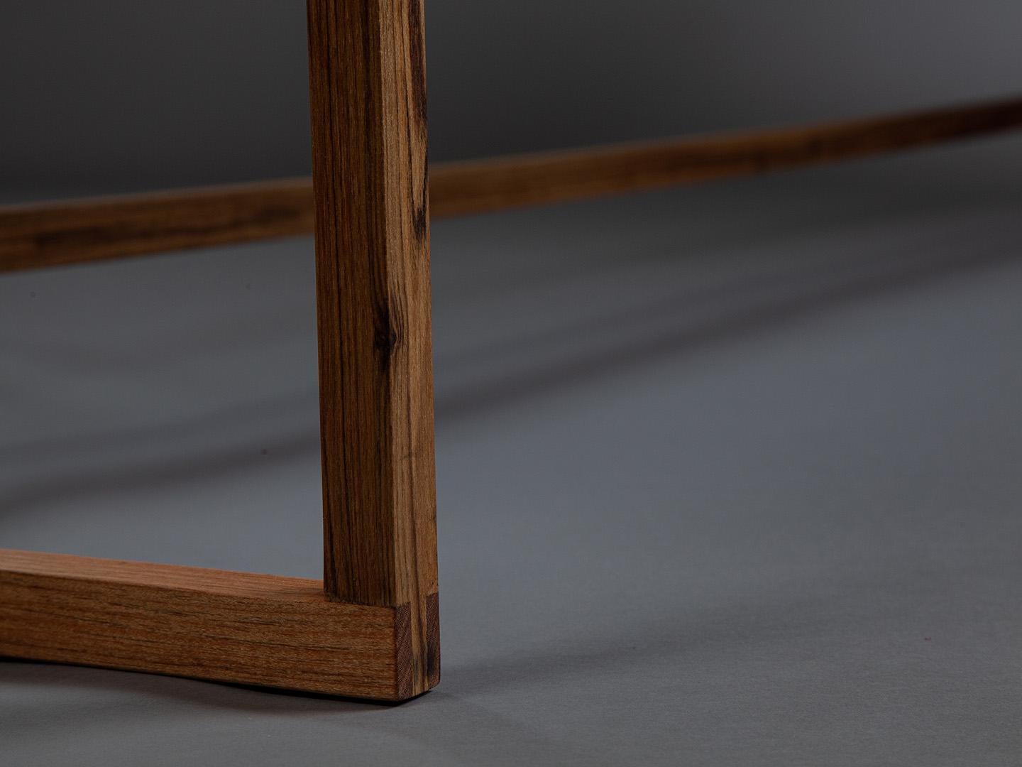 La cómoda cuadrada. Madera maciza brasileña y paja natural en venta 2