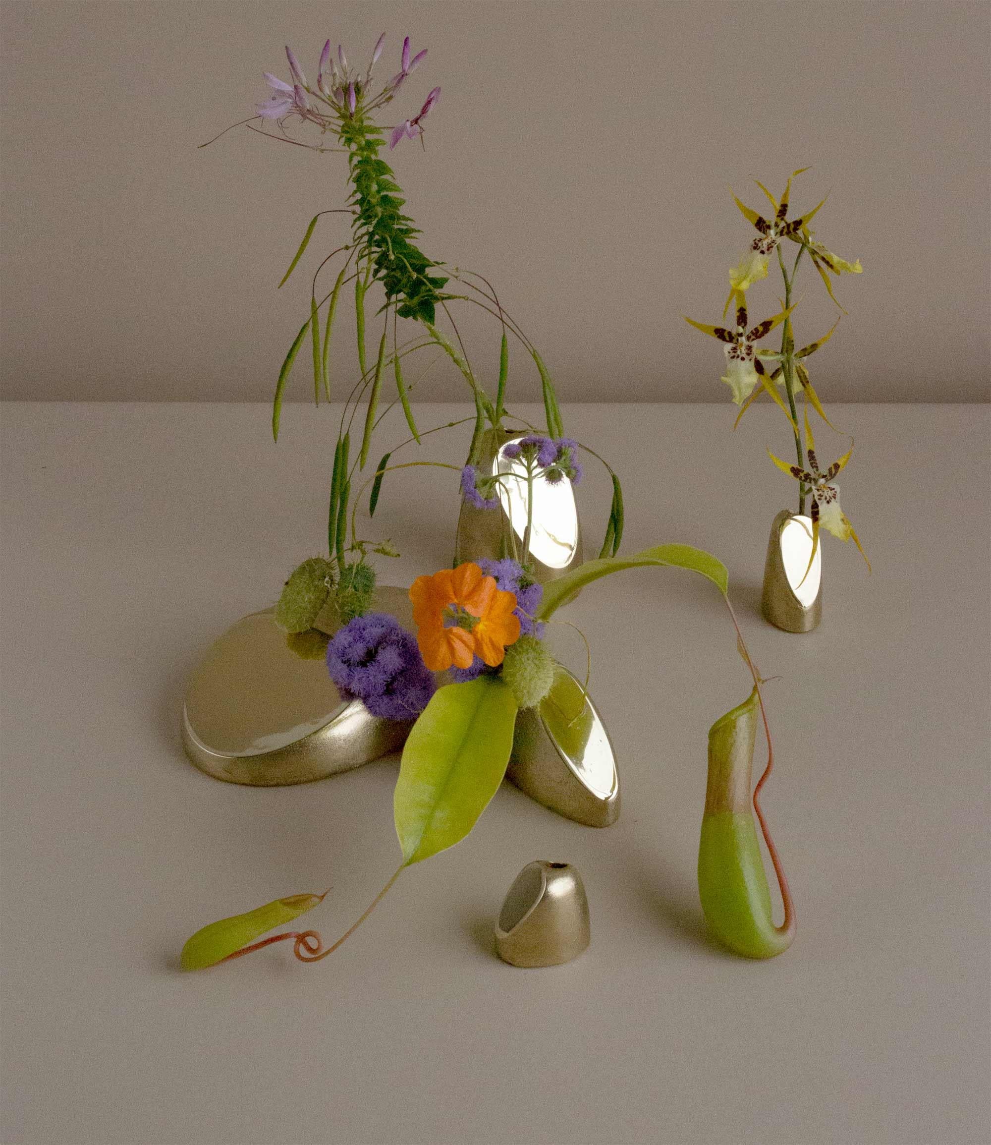 Ensemble de 3 accessoires à fleurs en bronze « Stone and The Pebble » en vente 4