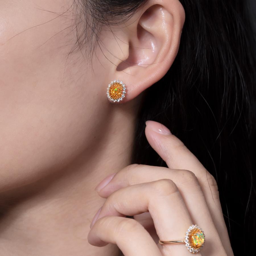 The Sunshine - Mexican Fire Opal Halo Diamond Stud Earrings 18k Yellow Gold.


Free Domestic USPS First Class Shipping! Free Gift Bag or Box with every order!

Opal—the queen of gemstones, is one of the most beautiful gemstones in the world. Every