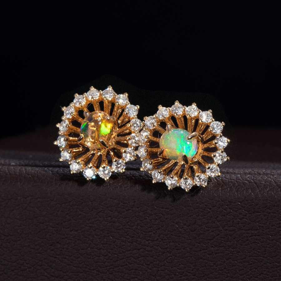 The Sunshine - Fire Opal Halo Diamond Stud Earrings 18k Yellow Gold In New Condition For Sale In Suwanee, GA