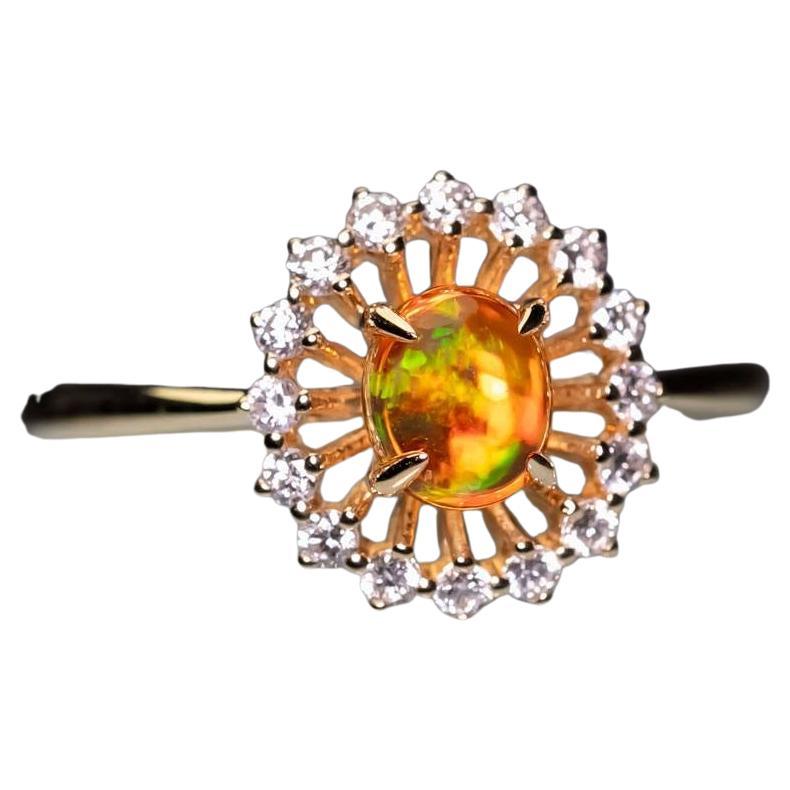 The Sunshine - Anello di fidanzamento con diamante aureolato con opale di fuoco messicano in oro giallo 18 carati