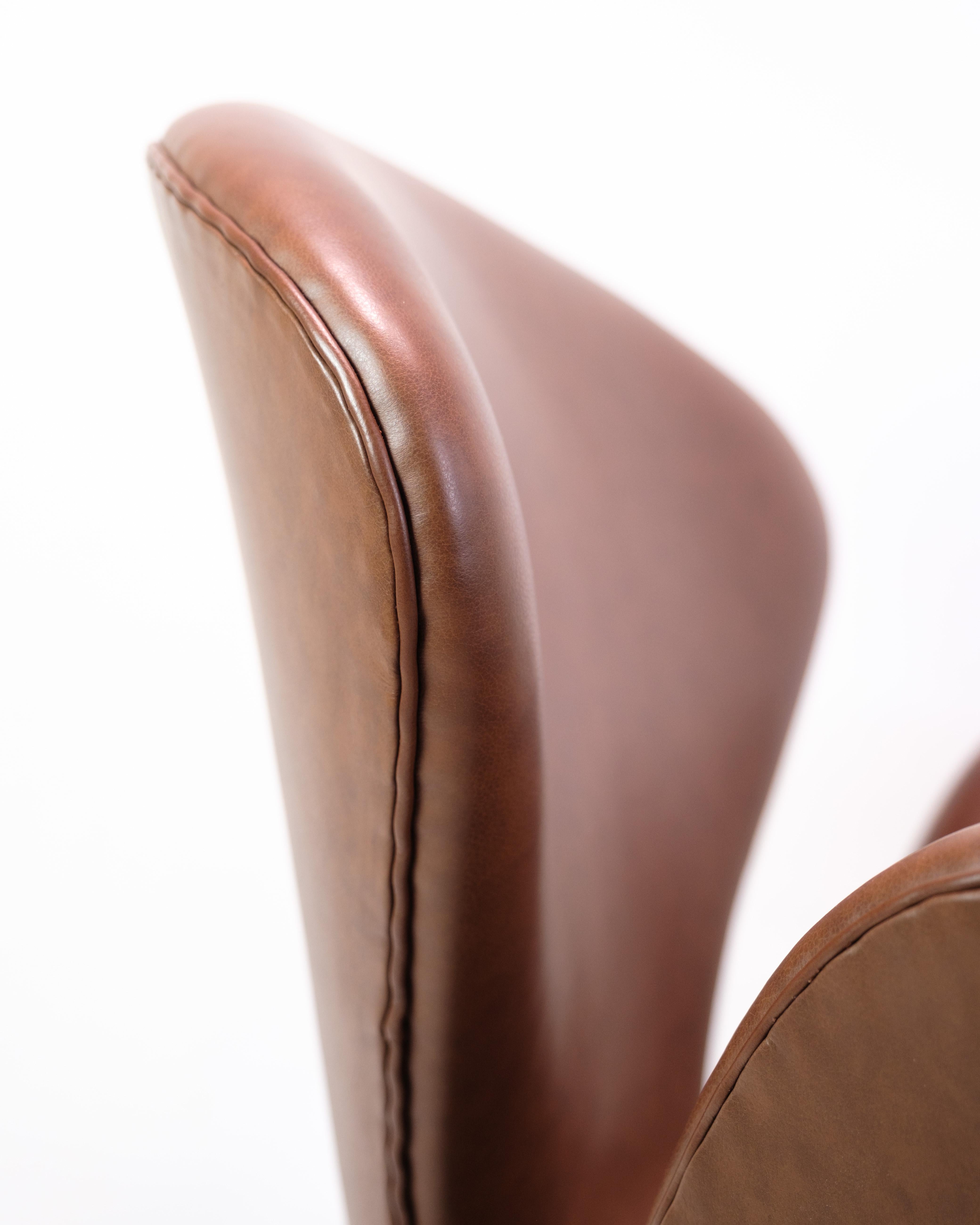 Der Schwanenstuhl Model 3320 