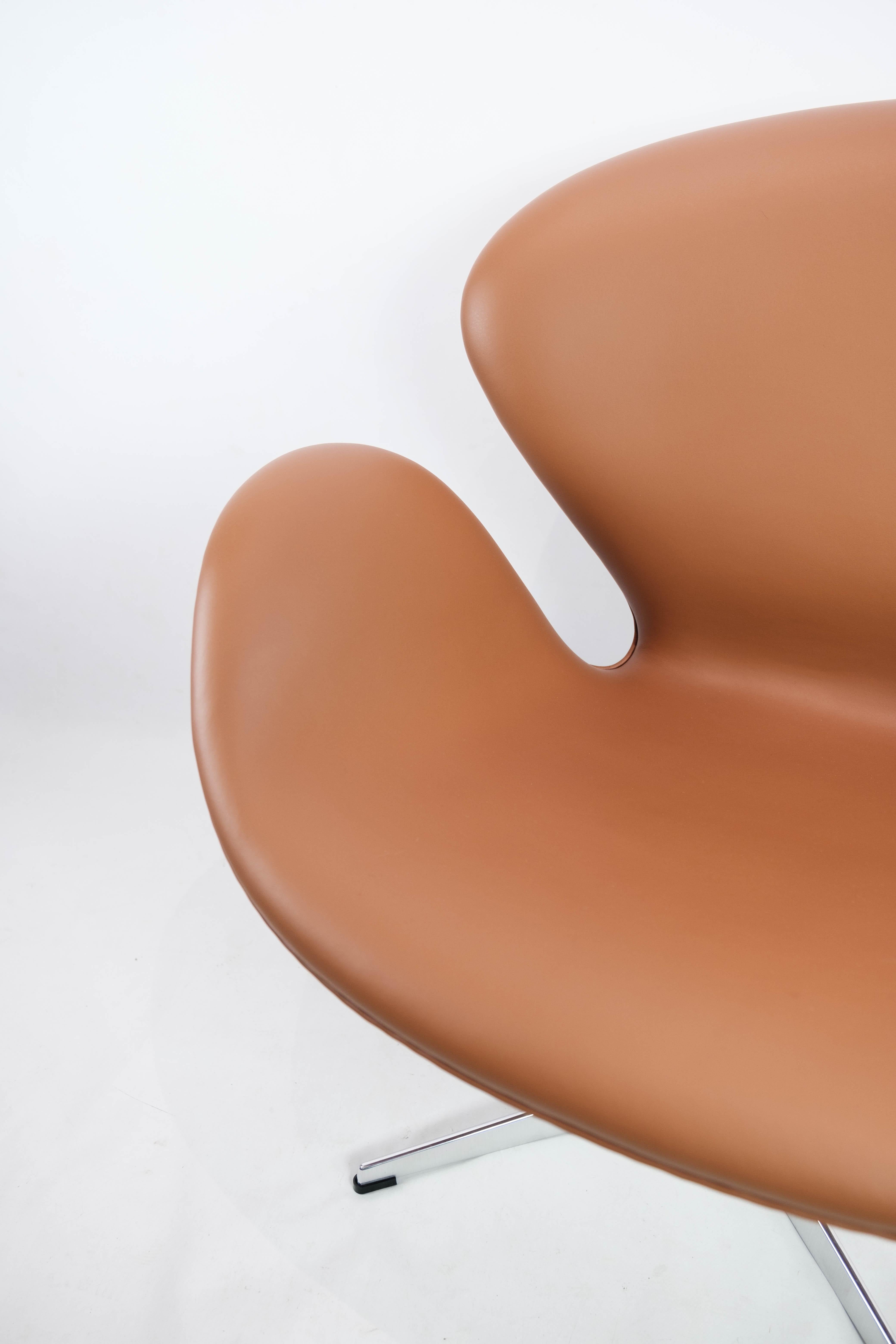 Scandinavian Modern Swan Chair, Model 3320, Designed by Arne Jacobsen