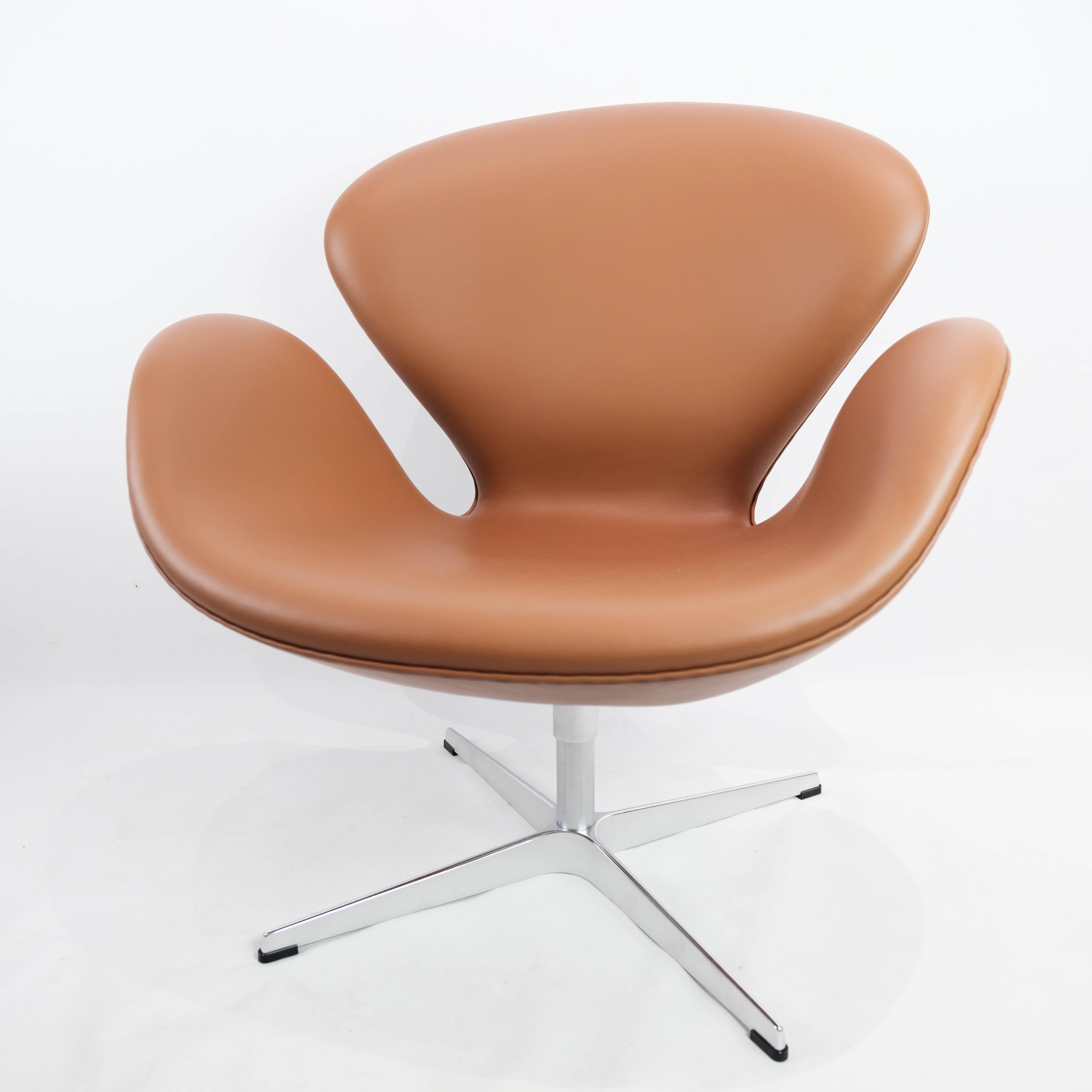 Danish Swan Chair, Model 3320, Designed by Arne Jacobsen