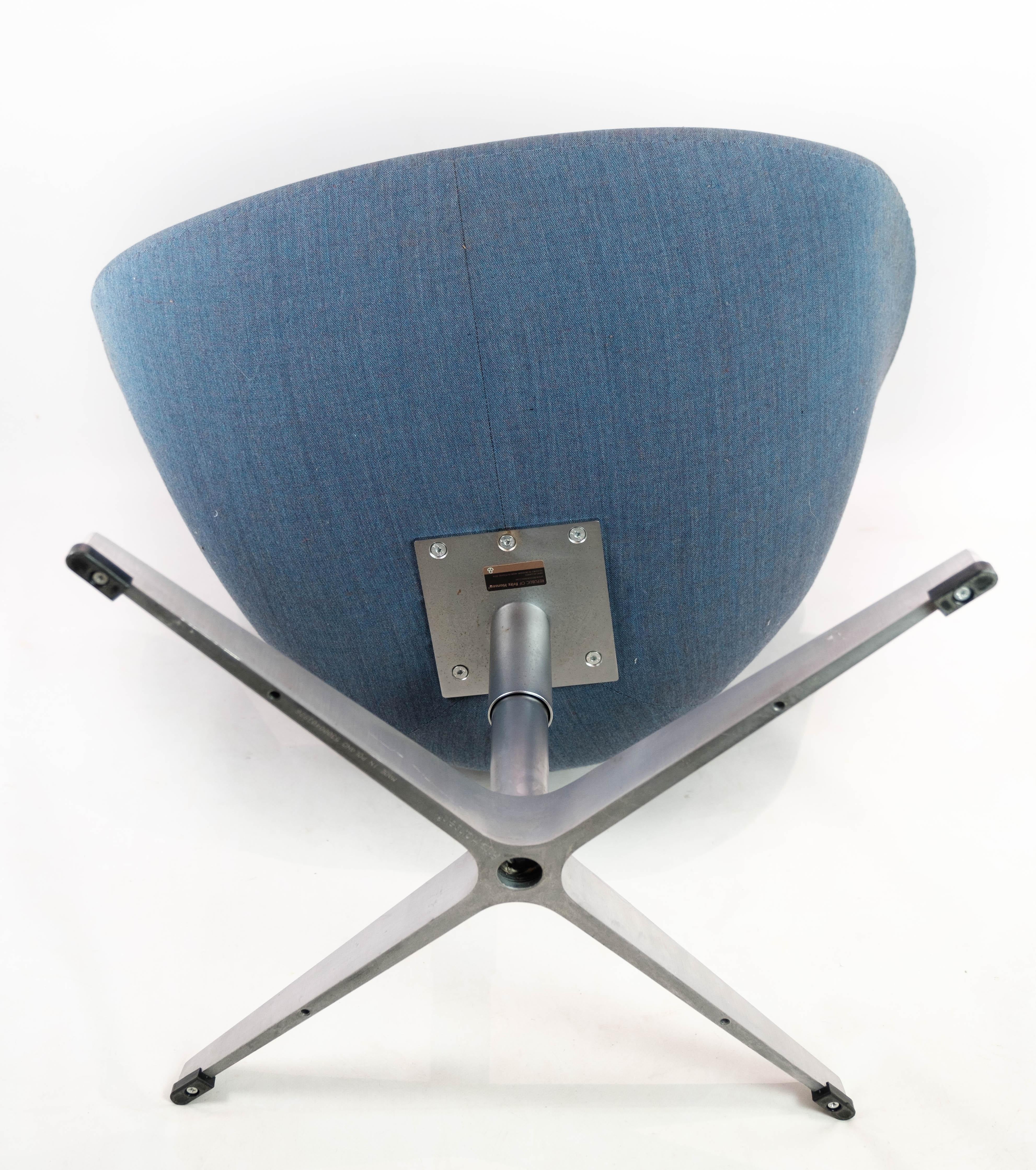 The Swan Chair, Model 3320, with Light Blue Fabric, by Arne Jacobsen, 2014 3