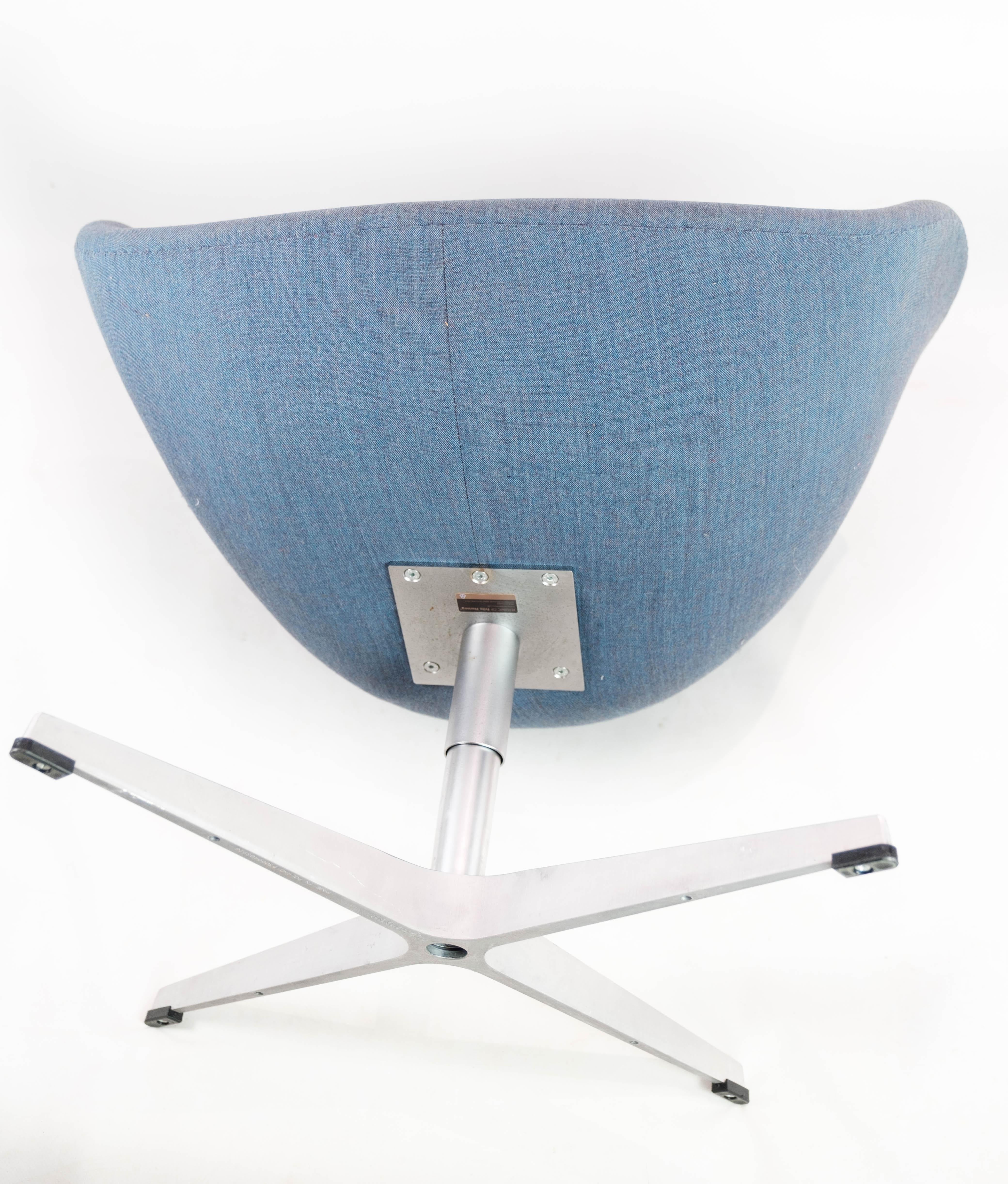 The Swan Chair, Model 3320, with Light Blue Fabric, by Arne Jacobsen, 2014 5