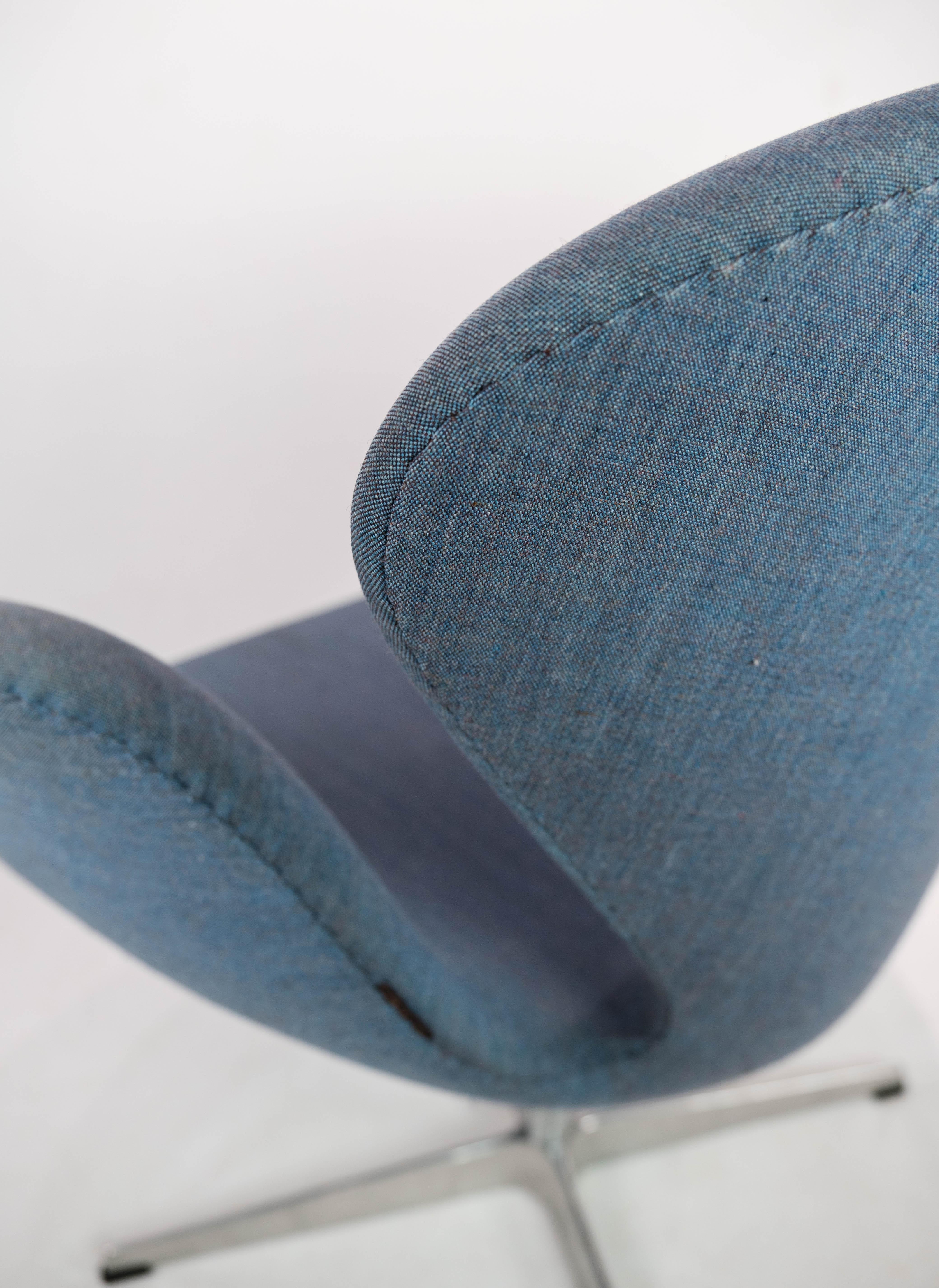 Metal The Swan Chair, Model 3320, with Light Blue Fabric, by Arne Jacobsen, 2014