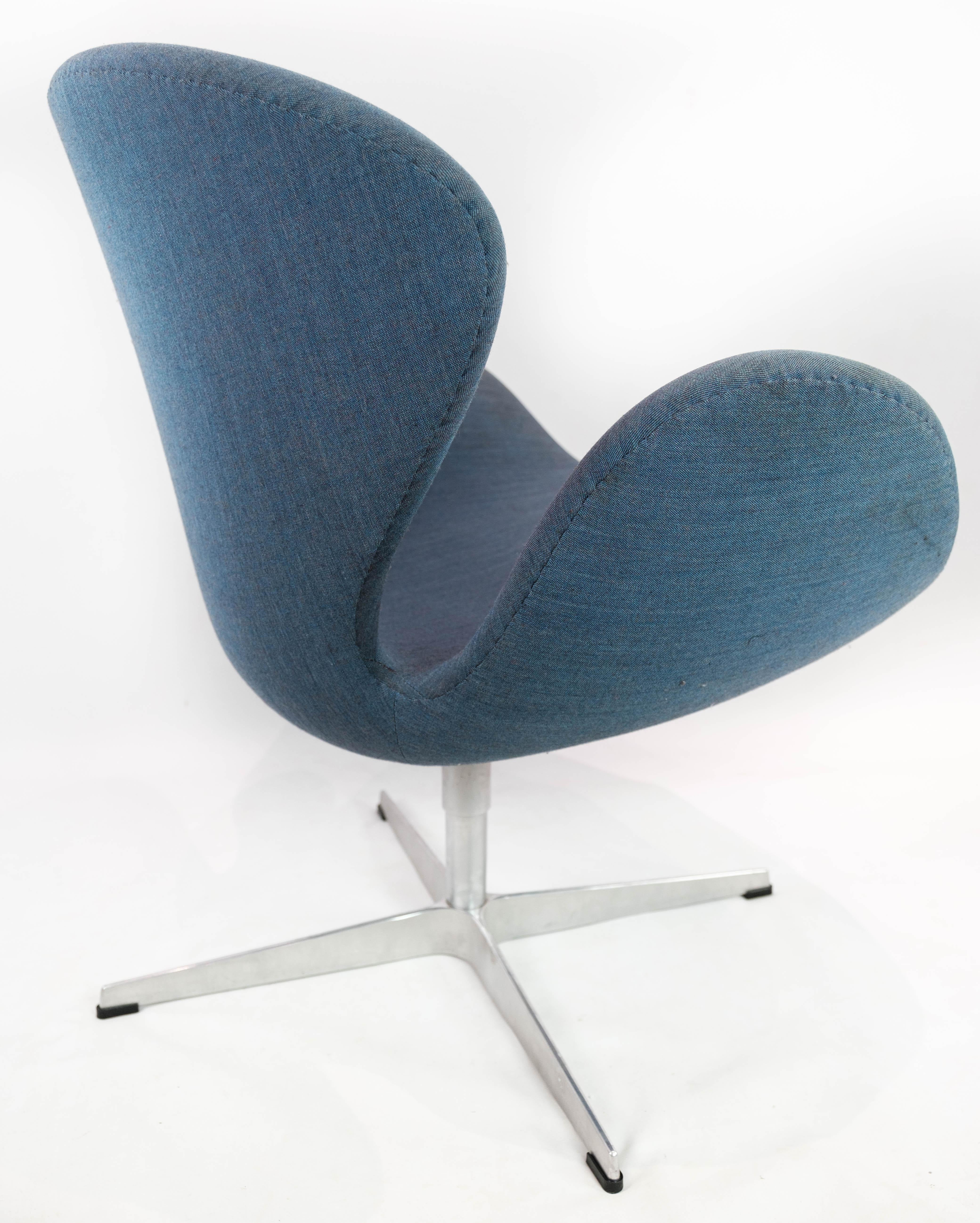 The Swan Chair, Model 3320, with Light Blue Fabric, by Arne Jacobsen, 2014 2
