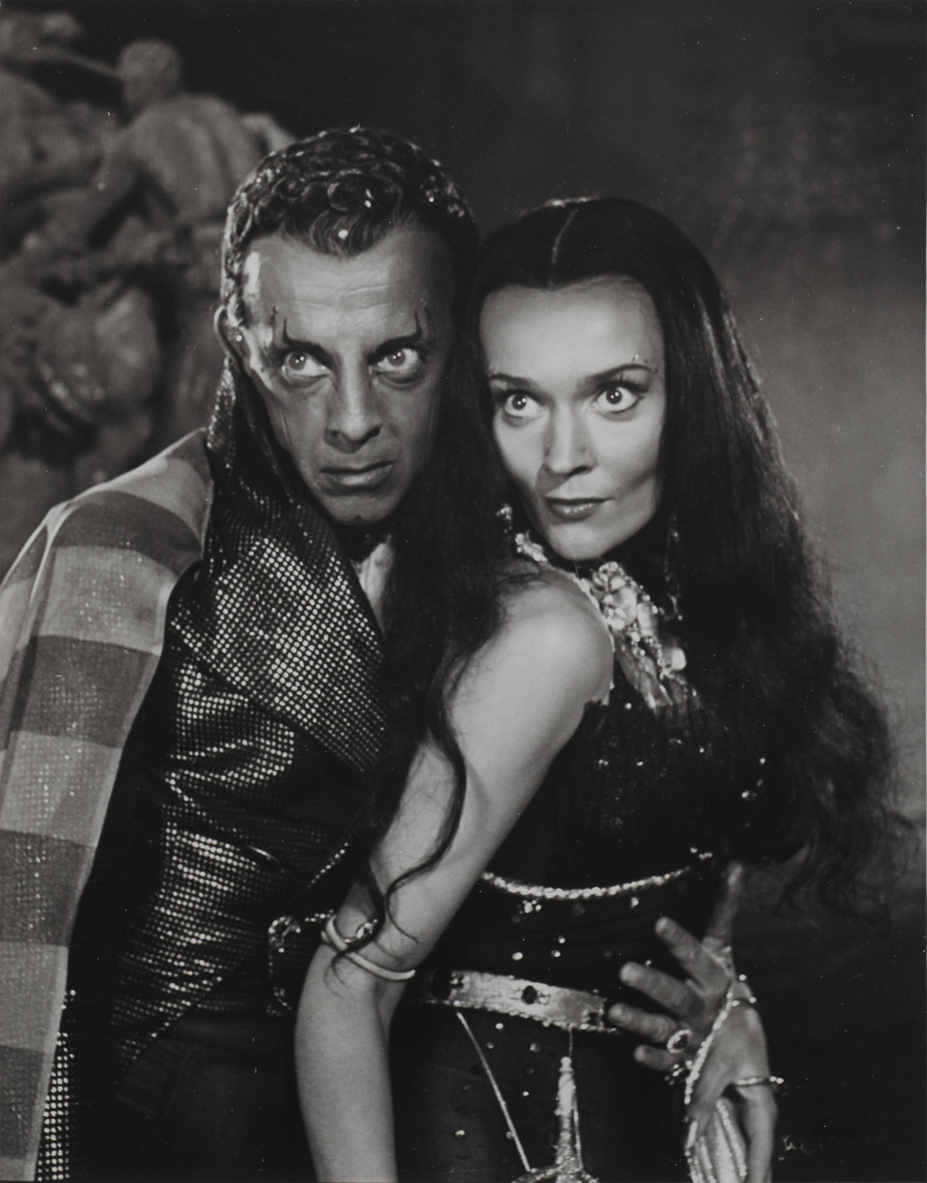 Fotogramma originale della produzione britannica utilizzato per promuovere il film drammatico The Tales of Hoffmann del 1951. Questo film è stato diretto da Michael Powell ed Emeric Pressburger e interpretato da Moira Shearer, Robert Rounseville
Sul