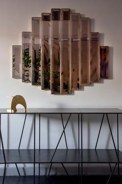 Miroir mural Tata - Laiton patiné - Fait main en Grande-Bretagne