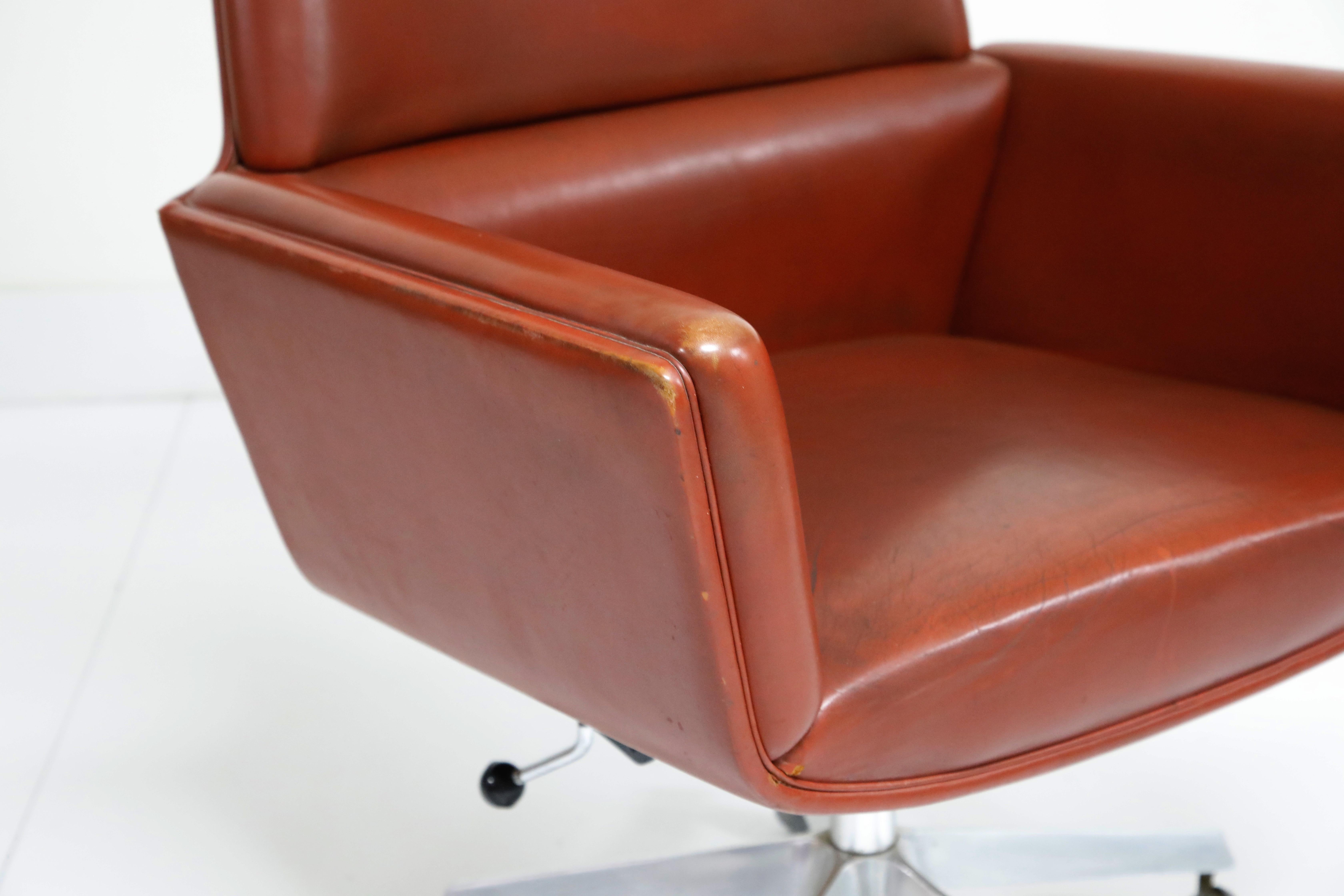 The Technocrat Group Model 210 Executive Chair by Finn Juhl, circa 1965, Signed 4