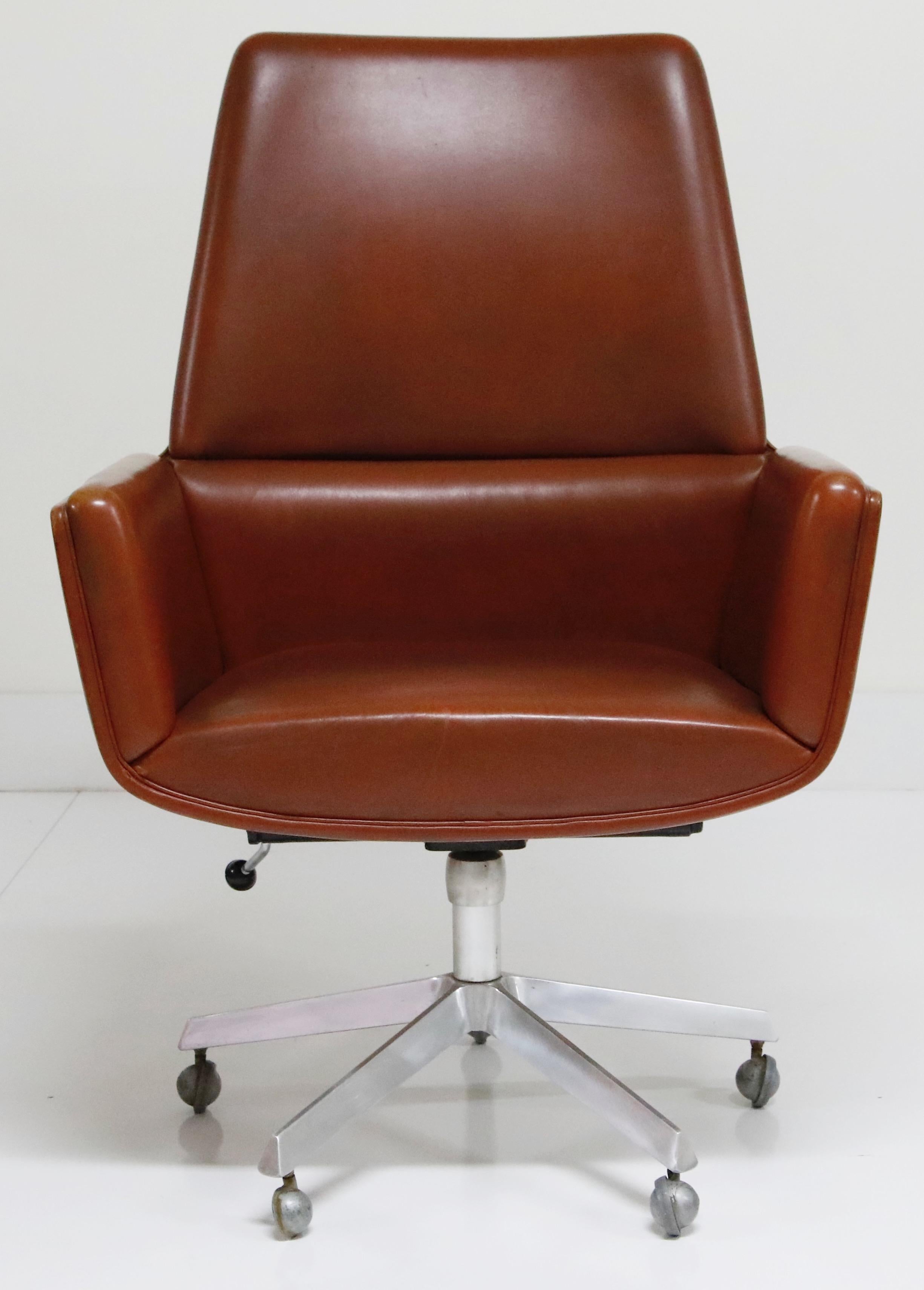 The Technocrat Group Model 210 Executive Chair by Finn Juhl, circa 1965, Signed  In Good Condition In Los Angeles, CA