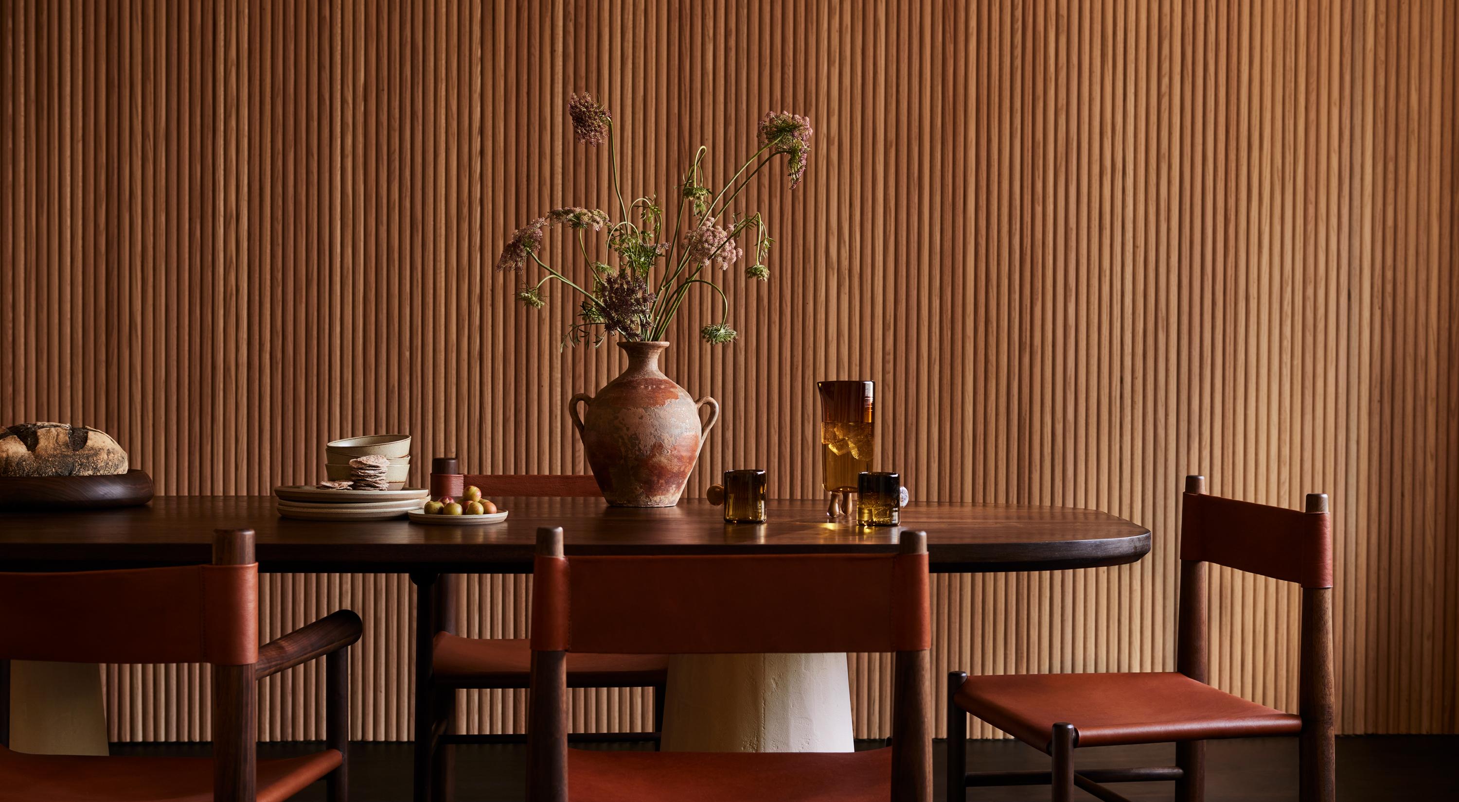The Tessa Dining Table by Arjé In New Condition In Brooklyn, NY
