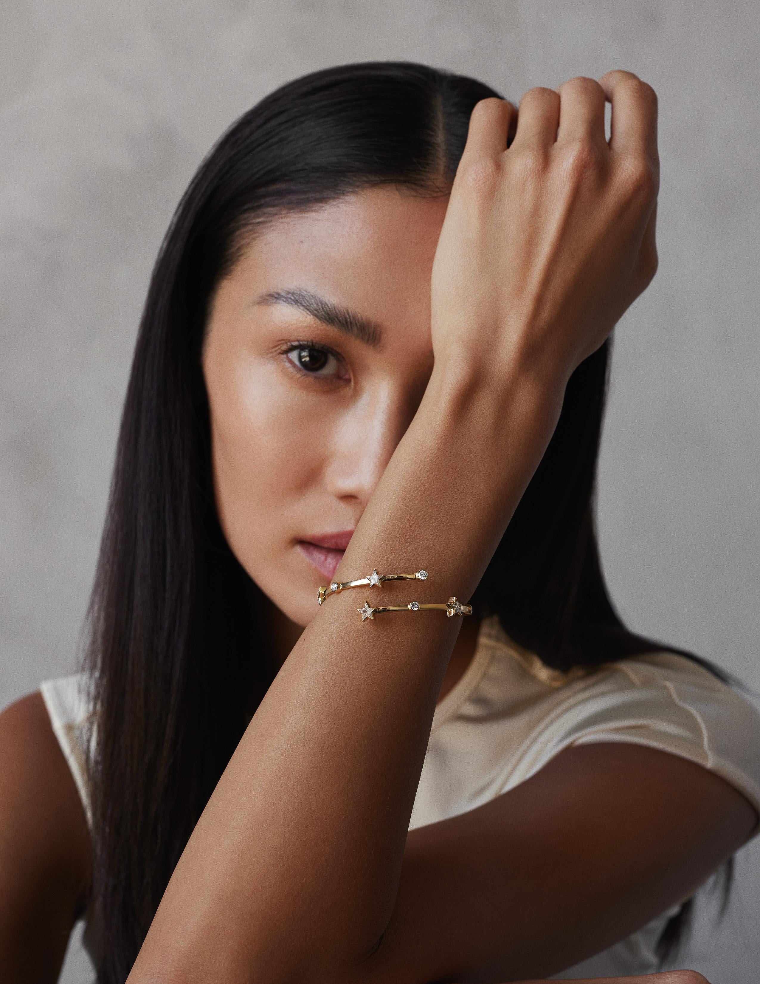 4 Carat GIA Certified Yellow and White Diamond  Star and Brilliant Bangle In New Condition In Los Angeles, CA