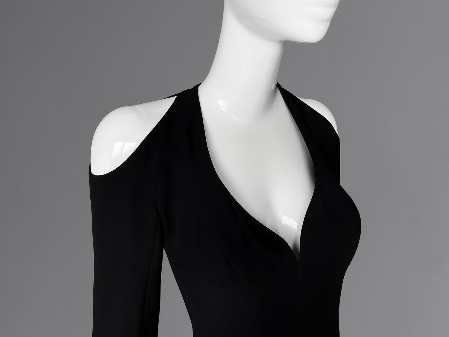 Das Thierry Mugler Couture 'Samantha Jones' Kleid SS 2001 Schwarzer Ausschnitt Damen im Angebot