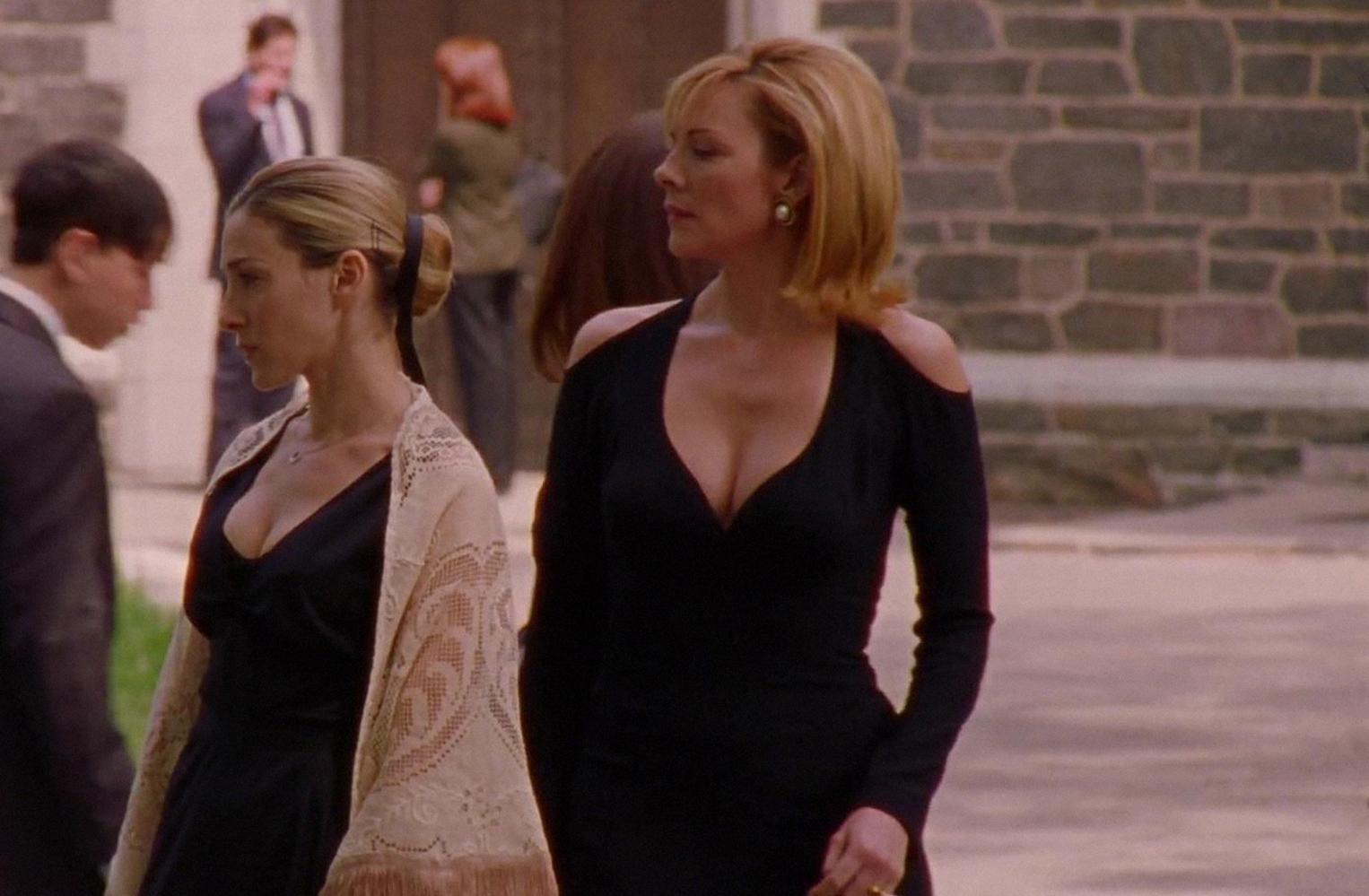 Das Thierry Mugler Couture 'Samantha Jones' Kleid SS 2001 Schwarzer Ausschnitt im Angebot 3