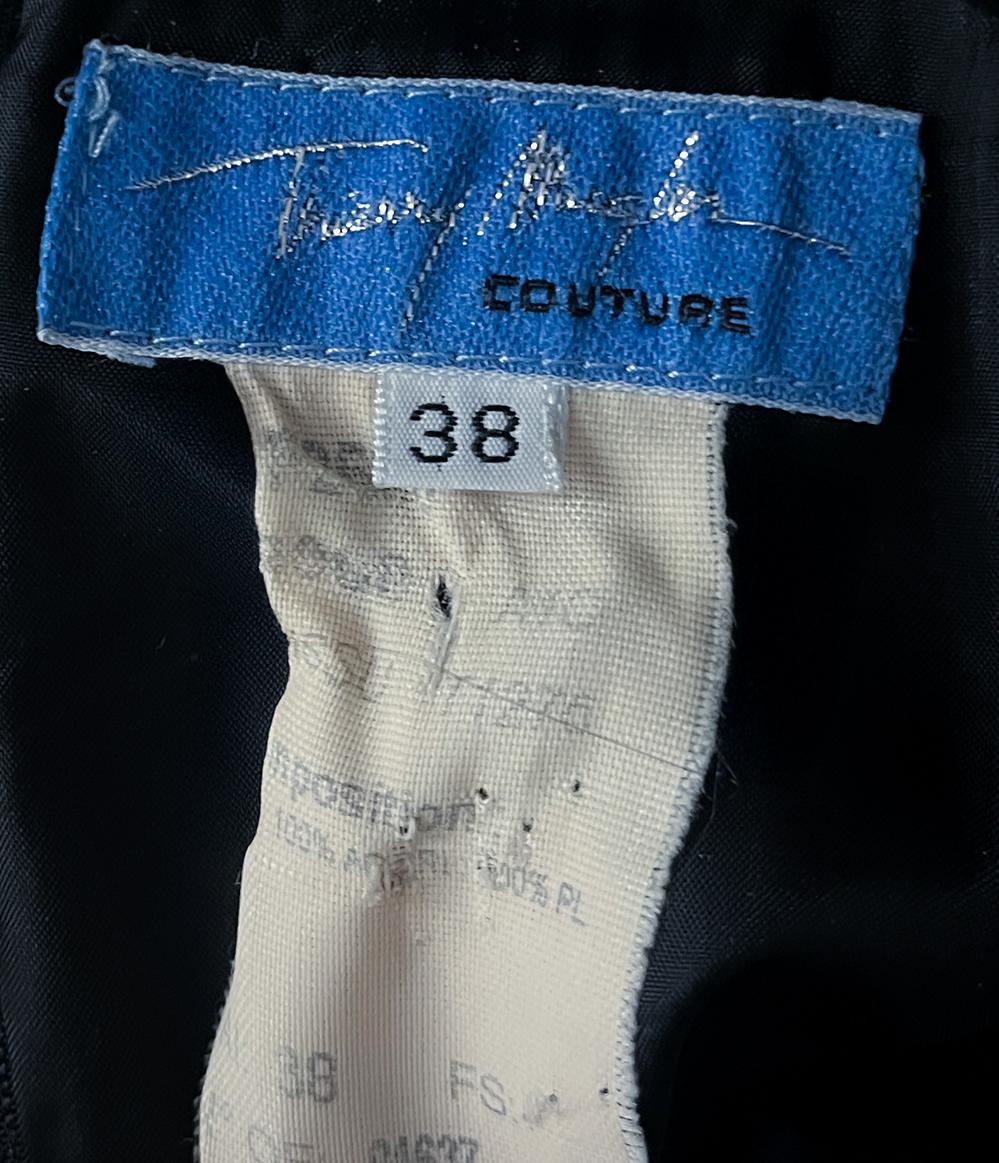 Das Thierry Mugler Couture 'Samantha Jones' Kleid SS 2001 Schwarzer Ausschnitt im Angebot 5