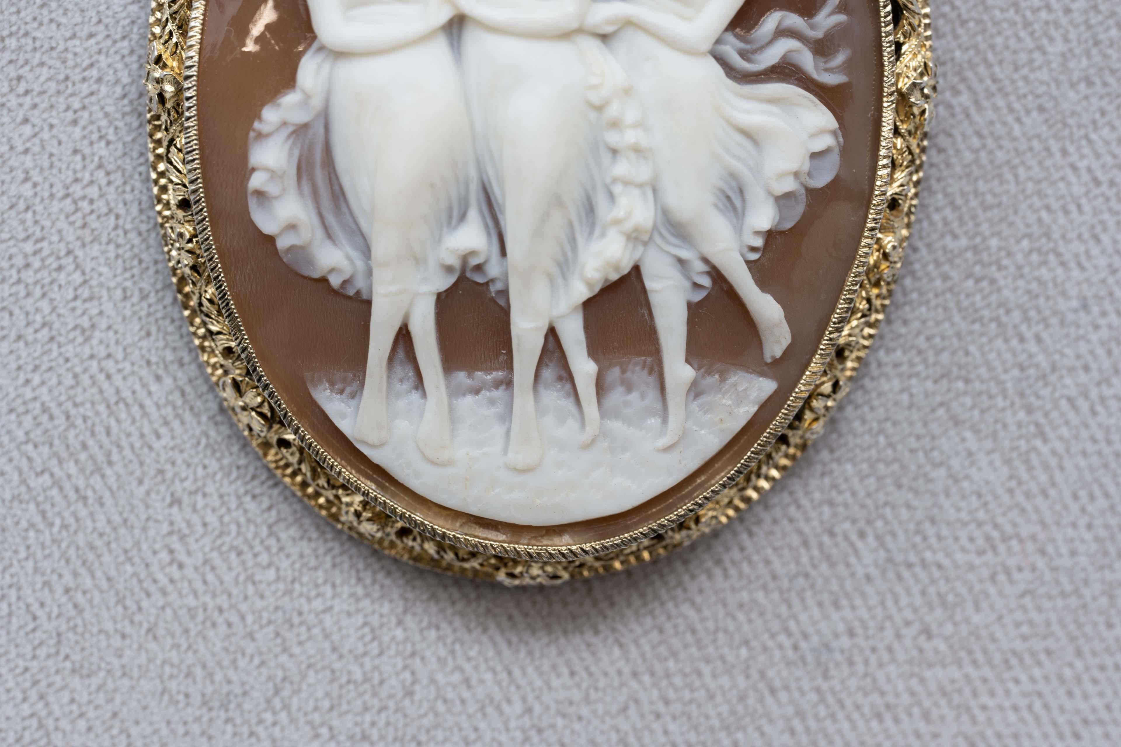 Women's The Three Graces Carved Cameo in Gilt Silver