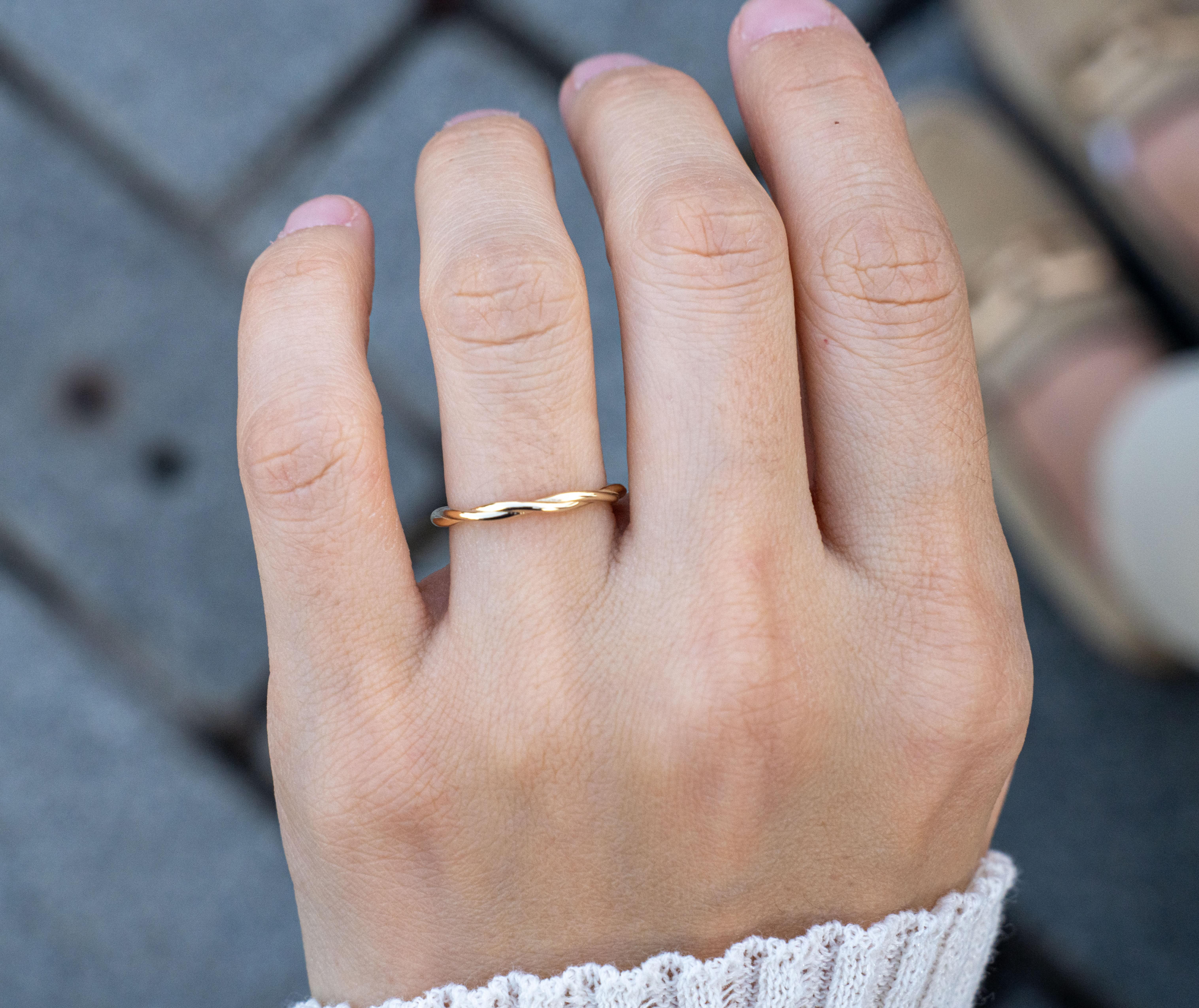 Im Angebot: The 'Tie' Hochzeitsband () 3