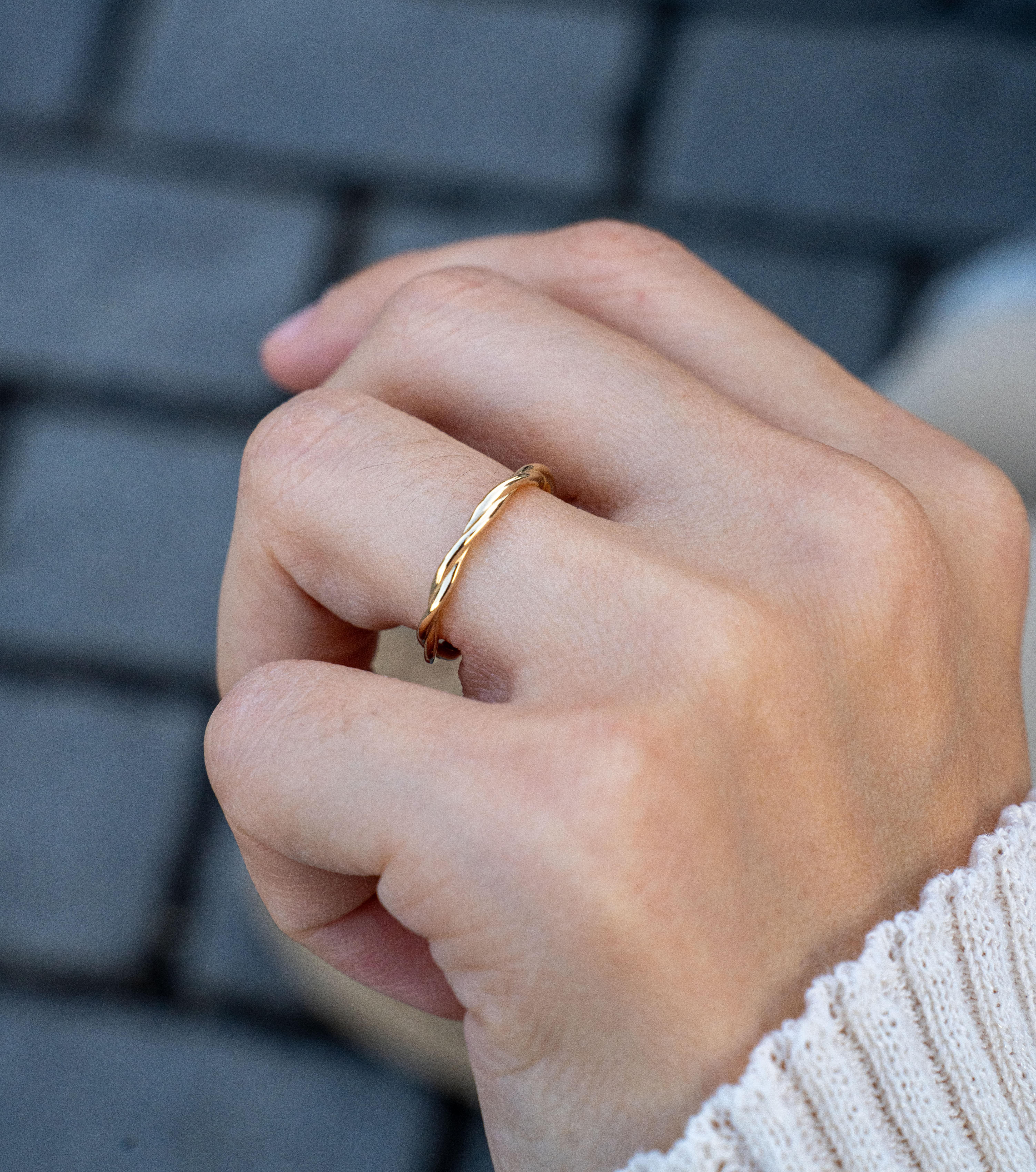 Im Angebot: The 'Tie' Hochzeitsband () 5