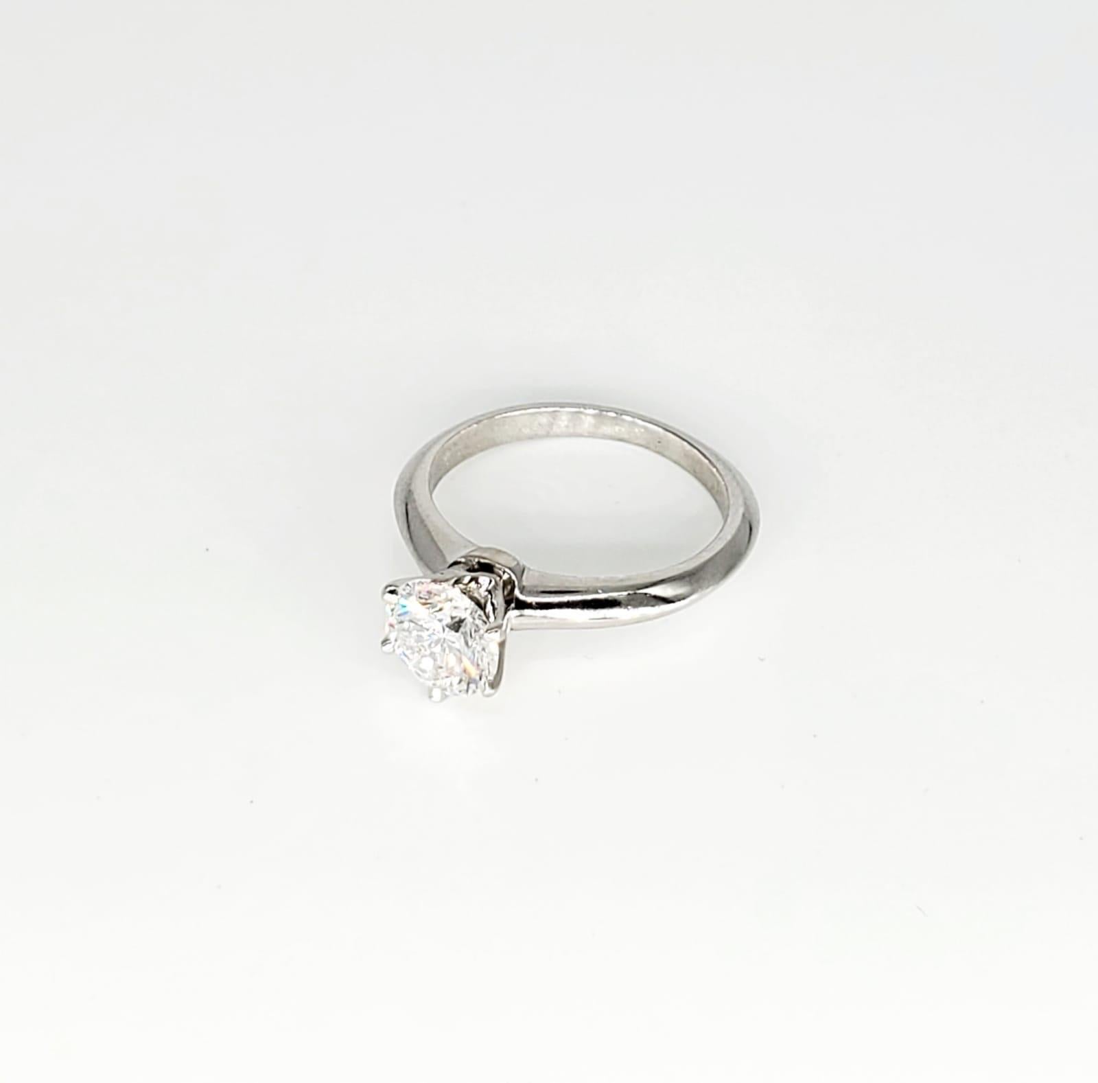 Tiffany & Co. Setting 1.02 Carat F/VVS1 Diamond Engagement Ring in Platinum In Excellent Condition For Sale In Miami, FL