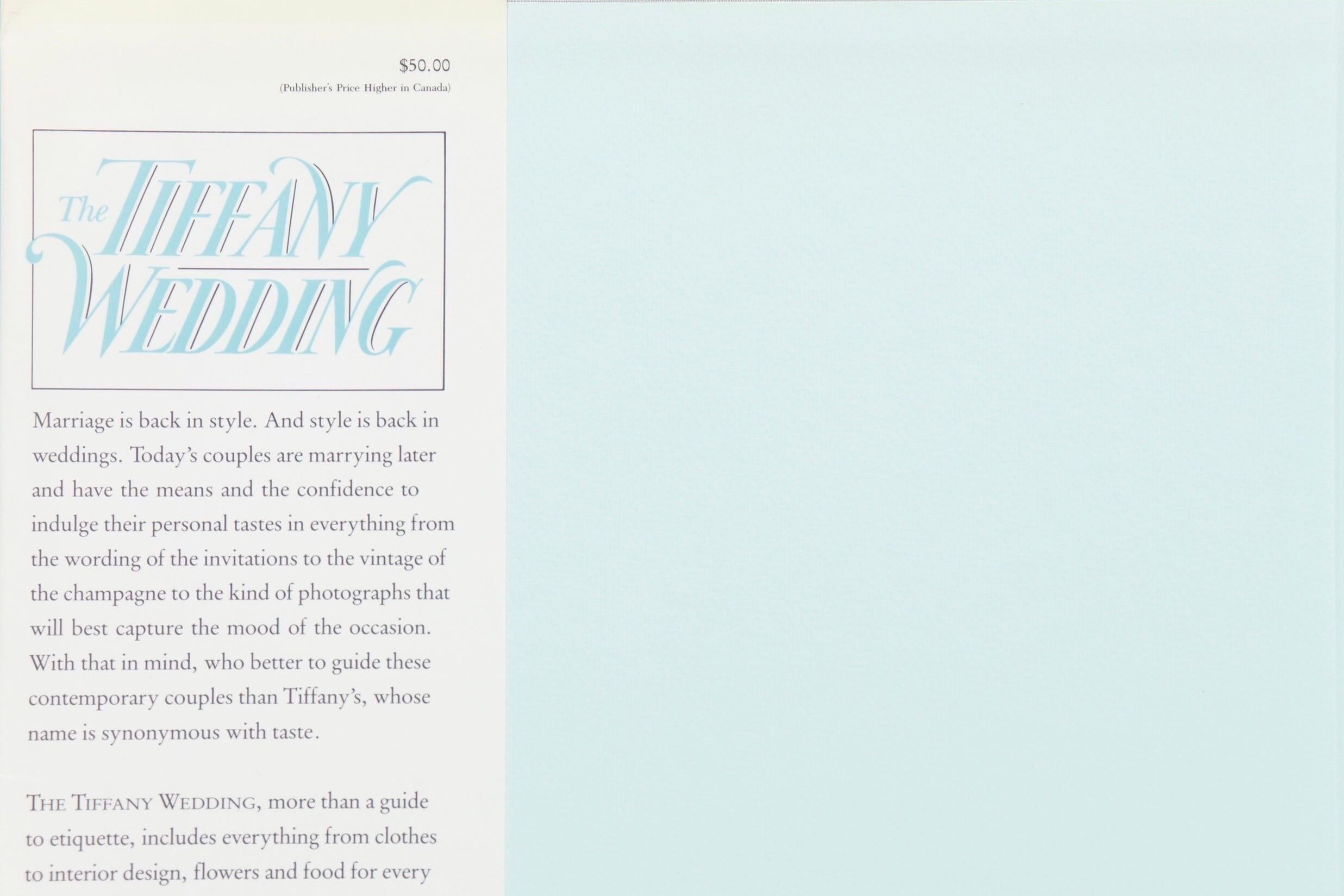 The Tiffany Wedding, de John Loring avec une introduction de Patricia Warner. Livre relié avec jaquette. Première édition publiée en octobre 1988 par Doubleday. Imprimé en Italie. 240 pages.
