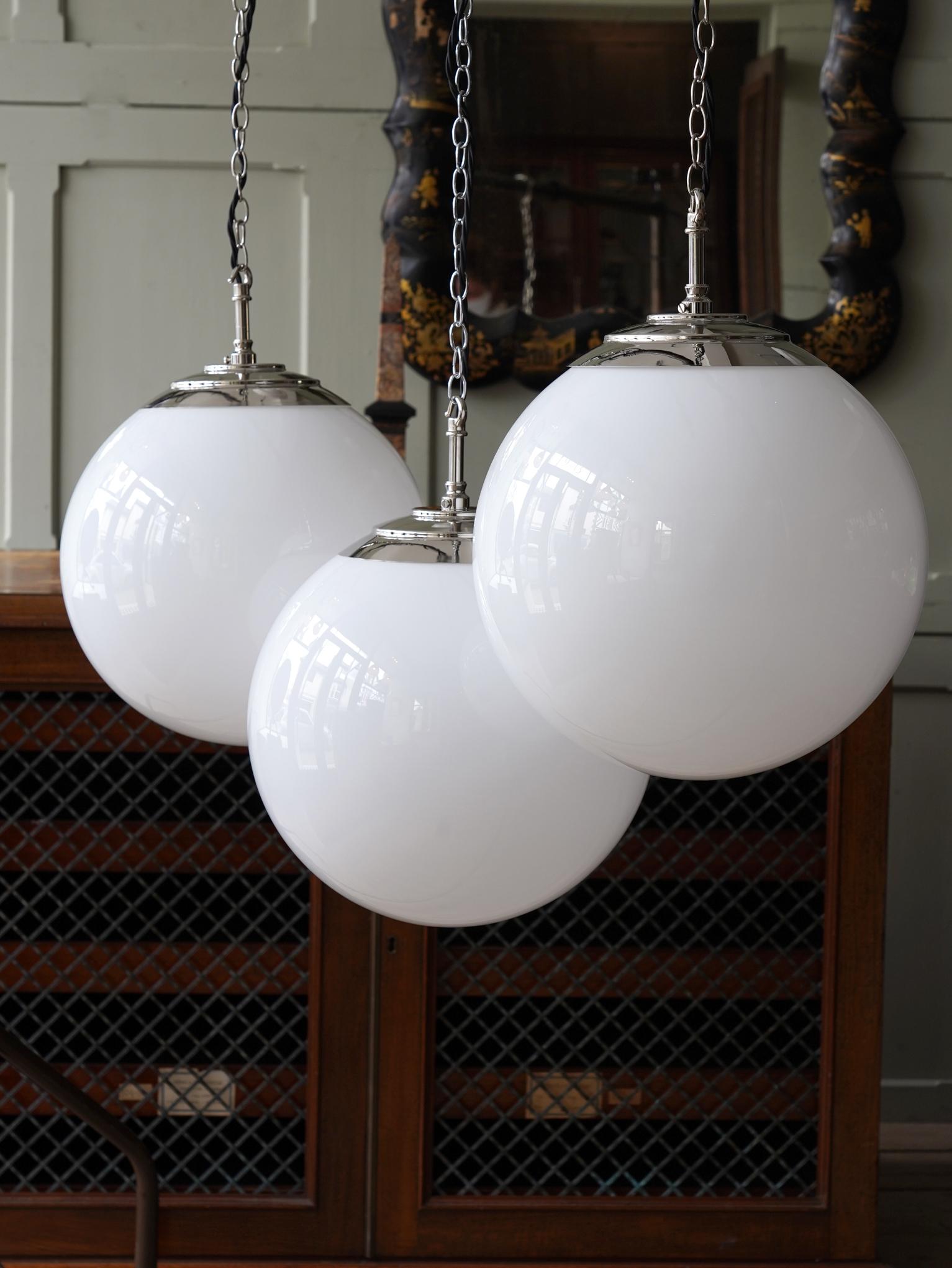 The Tomkin Globe Light in Chrome In Excellent Condition In Conwy, GB