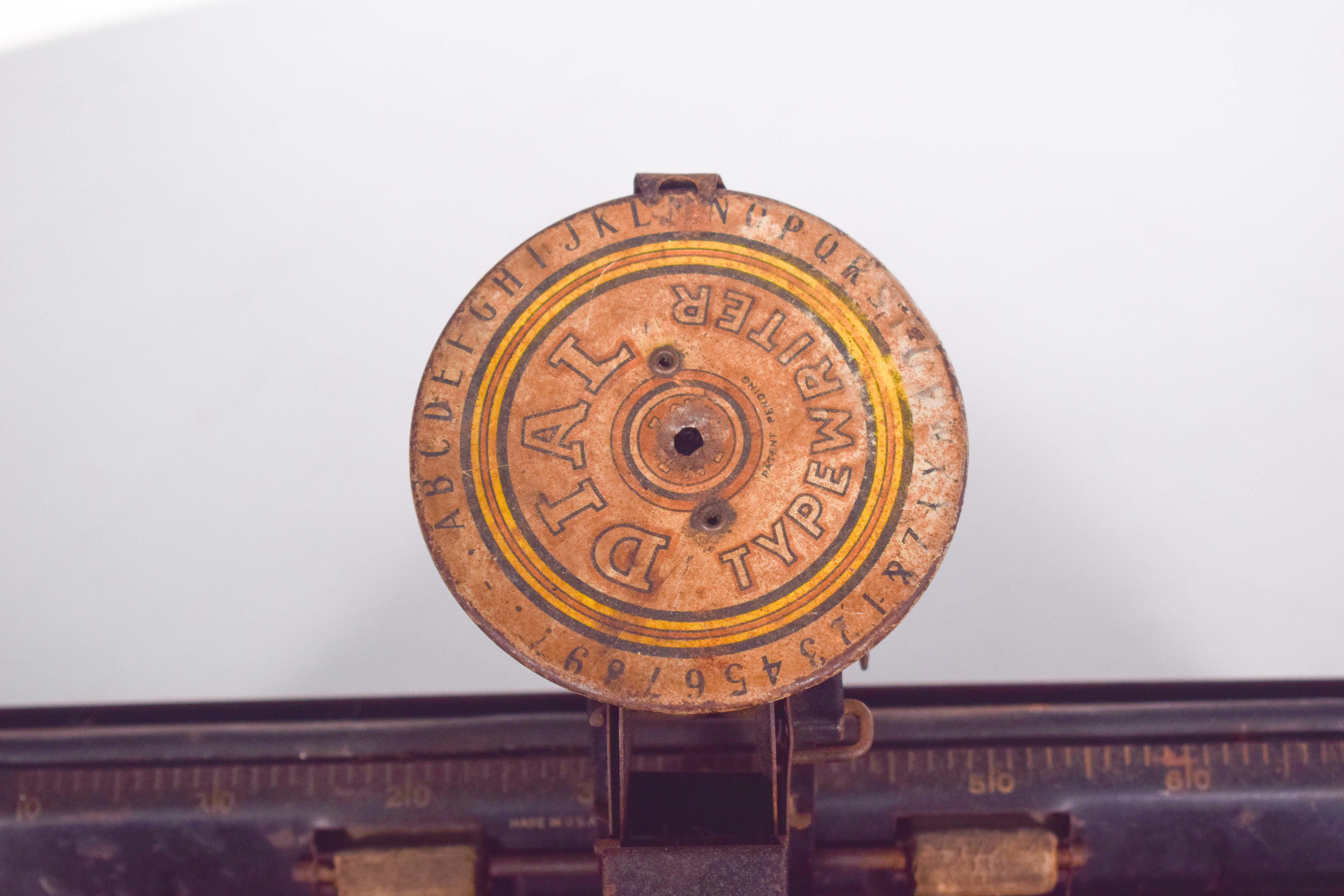 Schreibtischschreibtisch, DIAL-Schreibtischschreibtisch von Louis Marx and Company (Moderne der Mitte des Jahrhunderts) im Angebot