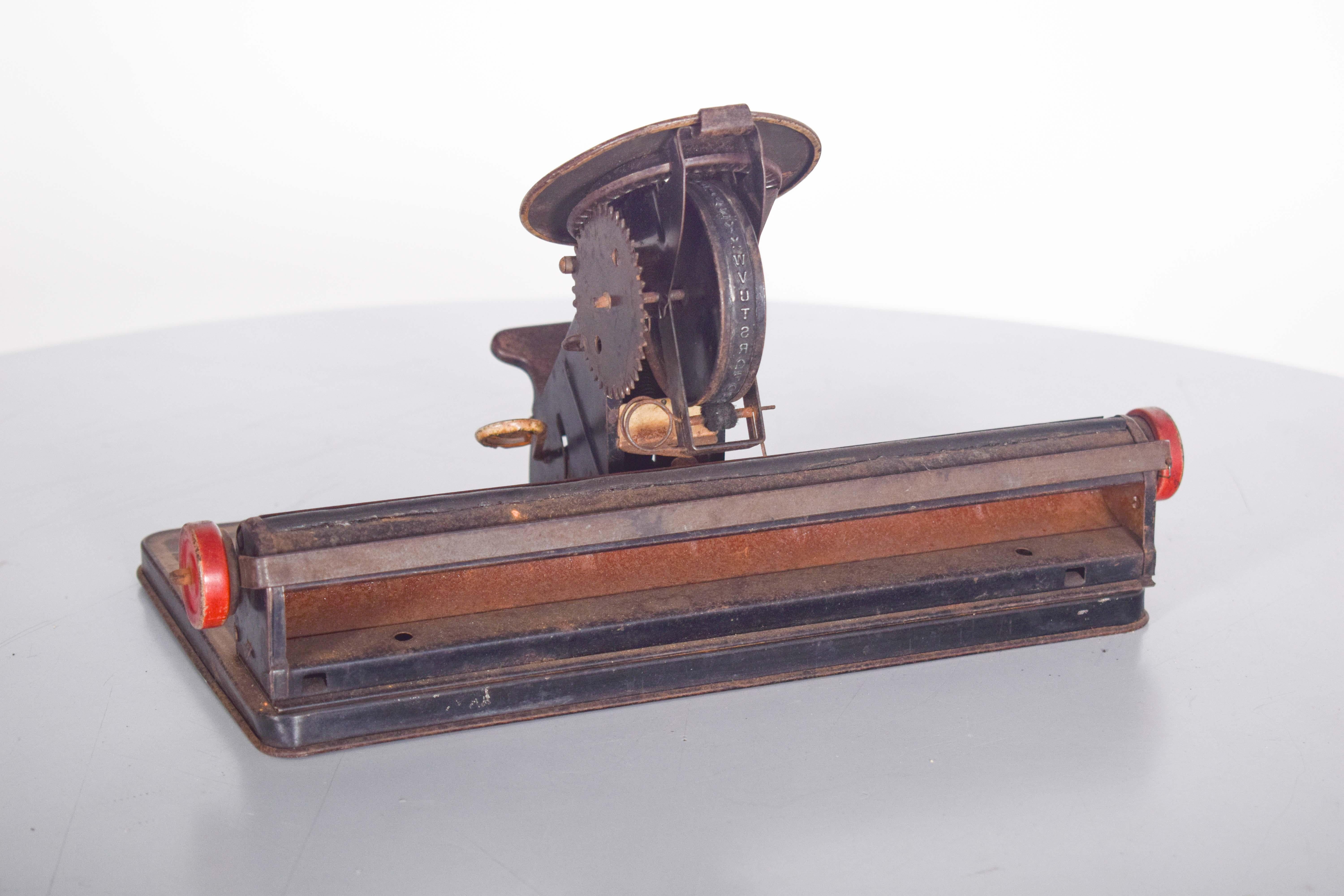 Schreibtischschreibtisch, DIAL-Schreibtischschreibtisch von Louis Marx and Company (Metall) im Angebot