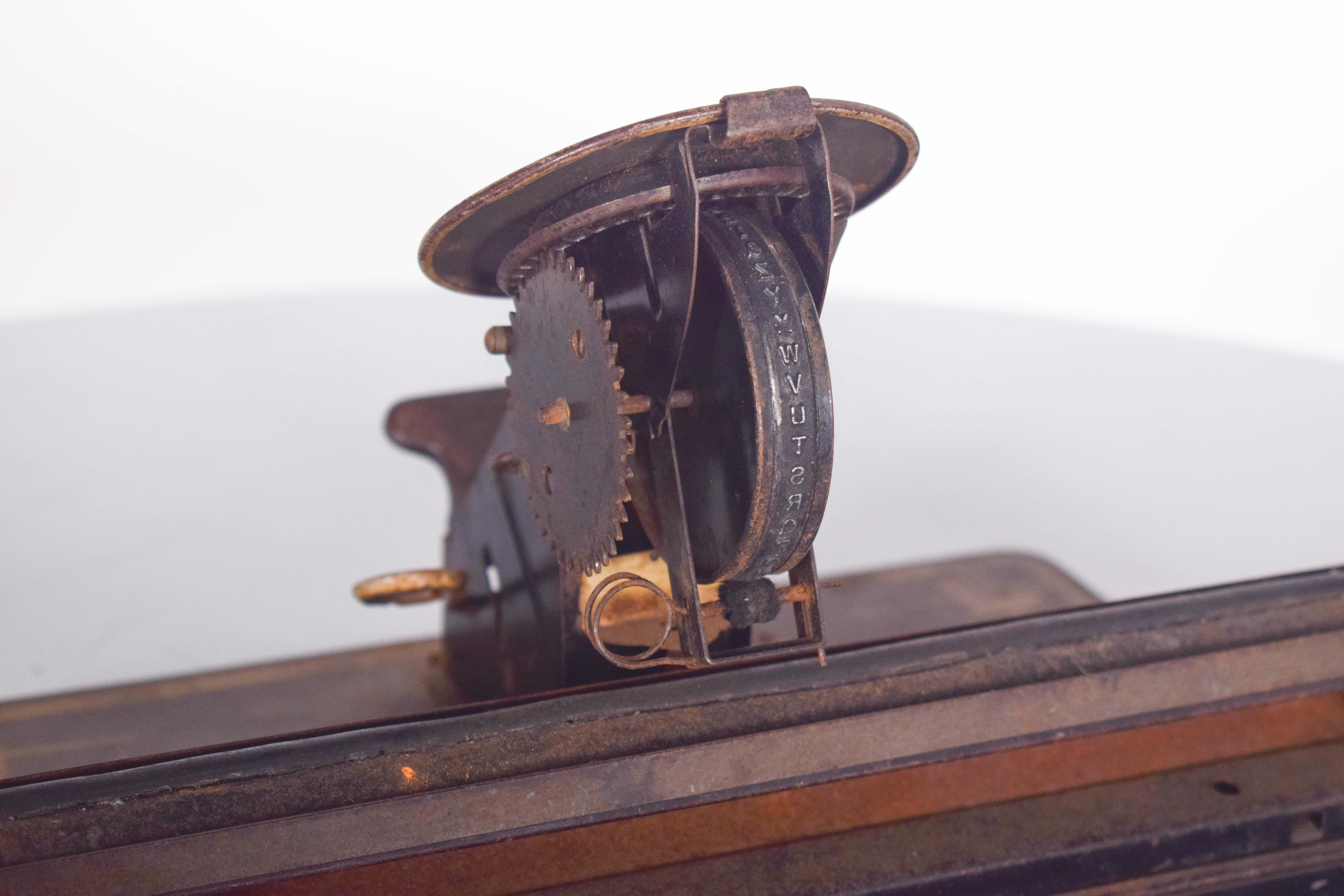 Schreibtischschreibtisch, DIAL-Schreibtischschreibtisch von Louis Marx and Company im Angebot 1