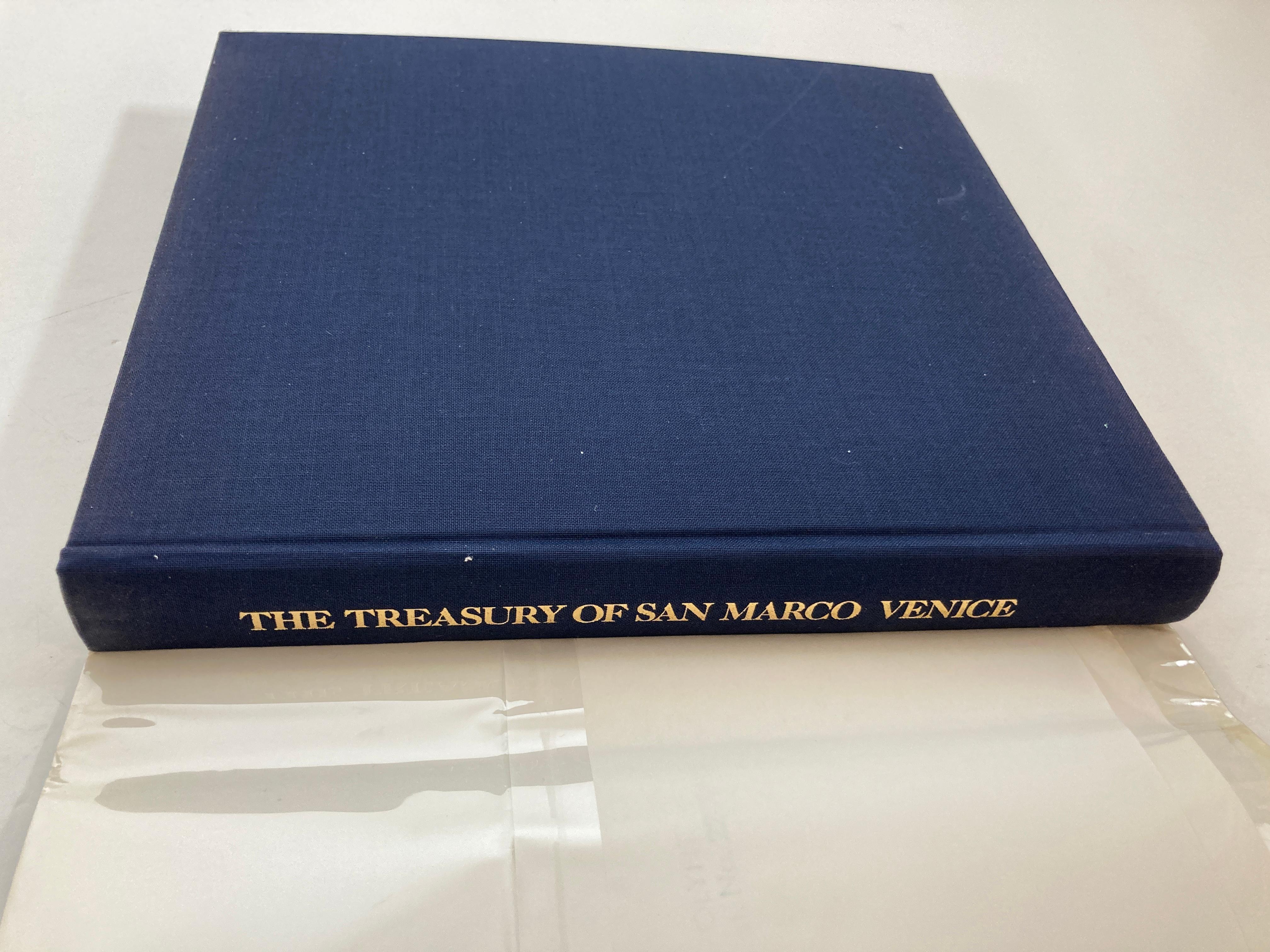 Livre à couverture rigide The Treasury of San Marco, Venise, première édition de David Buckton Bon état - En vente à North Hollywood, CA