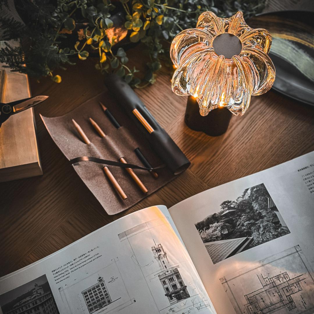 Moderne The Tree Of Life Portable LED Lamp in Crystal and Bronze Par André Fu Living en vente