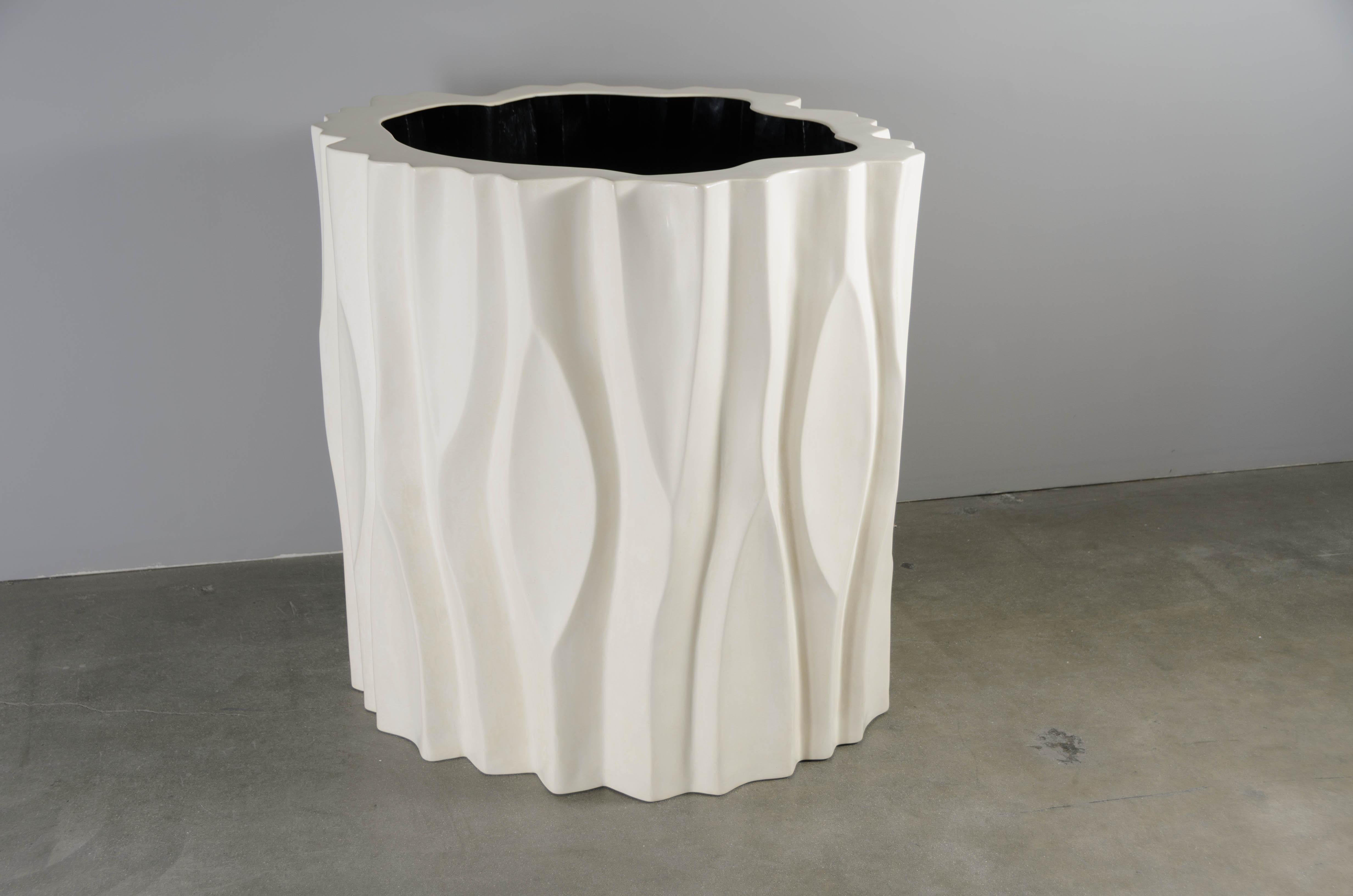 The Tree Trunk Pot Large, Cream Lacquer by Robert Kuo, Limited Edition In New Condition For Sale In Los Angeles, CA