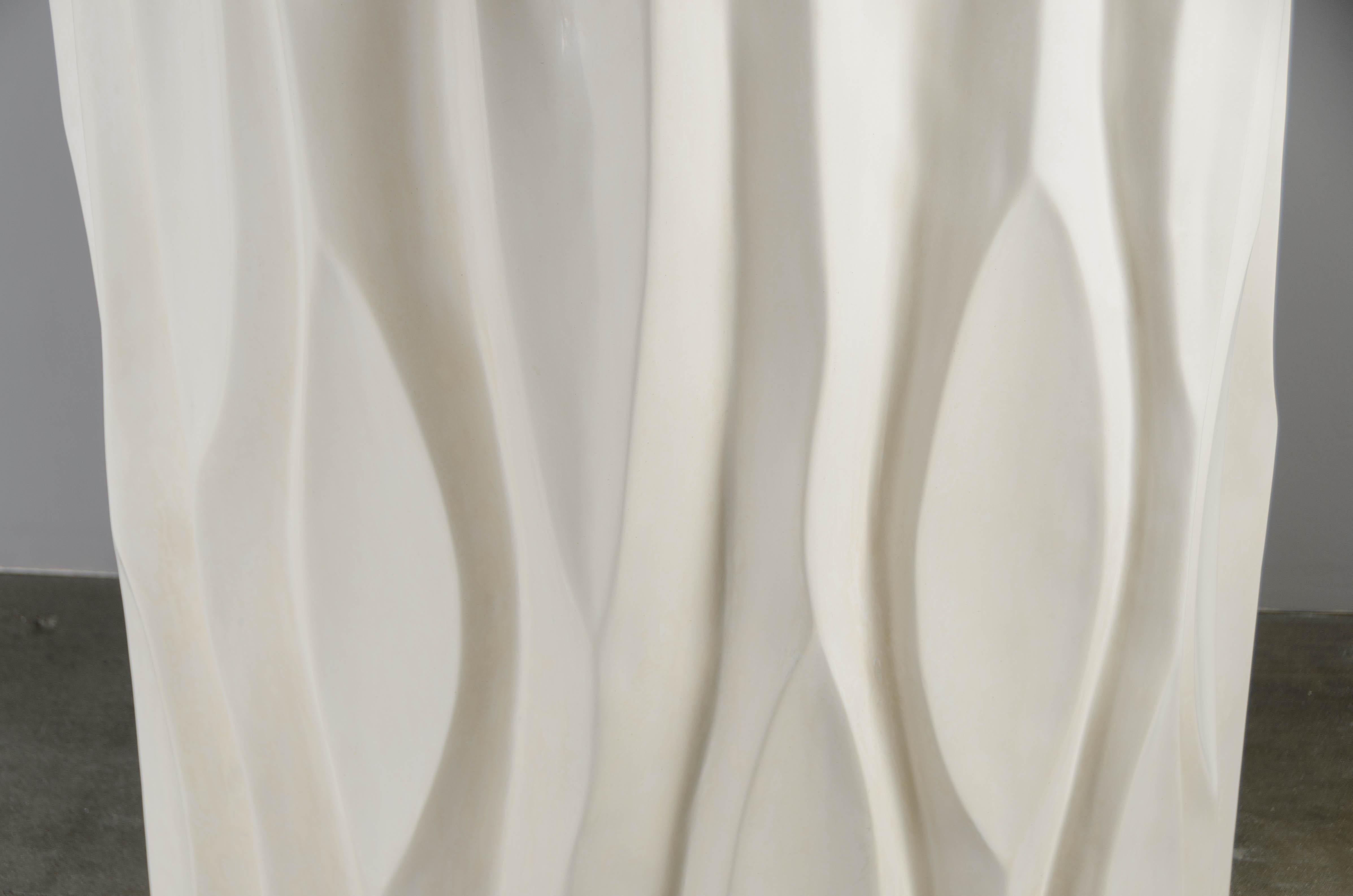 Contemporary The Tree Trunk Pot Large, Cream Lacquer by Robert Kuo, Limited Edition For Sale