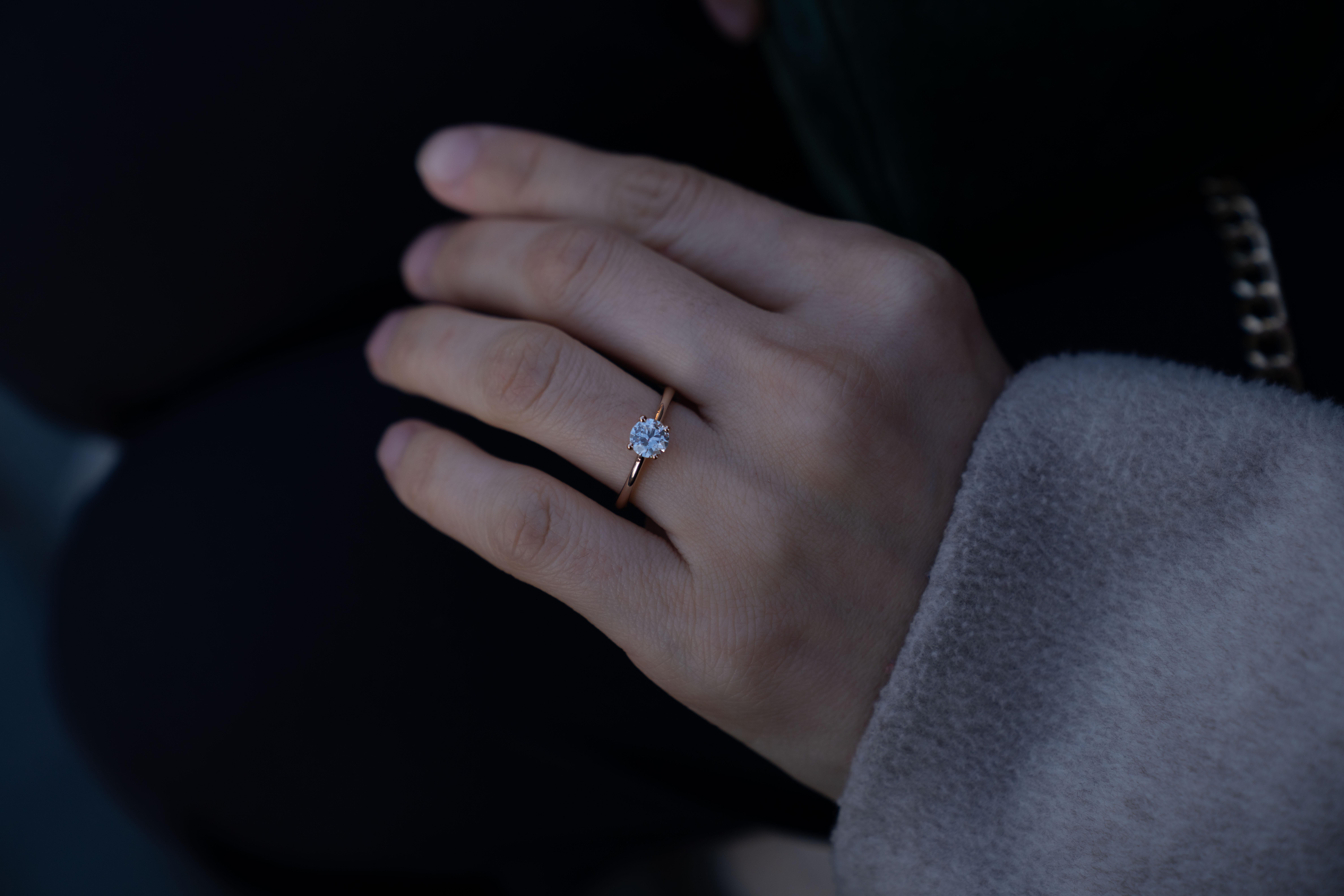 For Sale:  The Tulip 1.00ct Diamond Engagement Ring 8