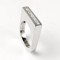 Statement Ring Diamond 18 Karat White Gold Classic Contemporary Wedding Band