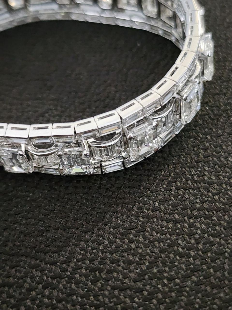 Lo único  Pulsera de diamantes Corte esmeralda en venta