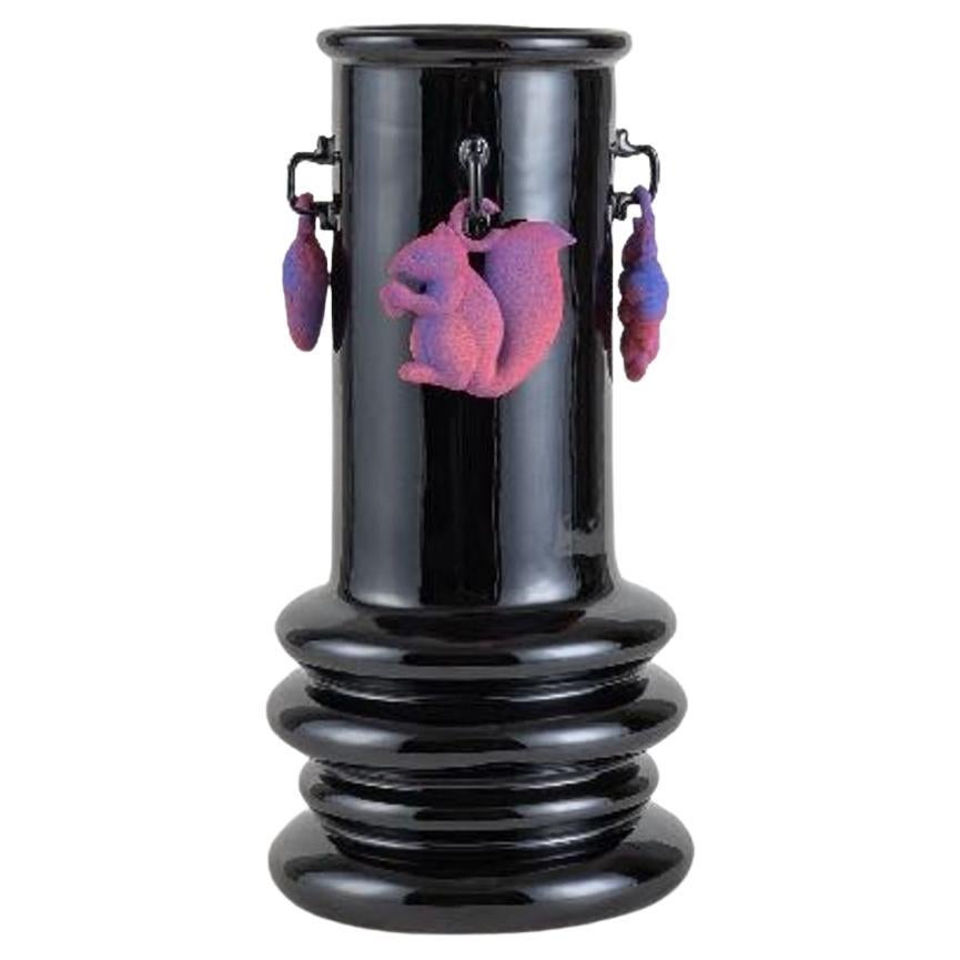 Le vase en céramique noire Unspoken de Hua Wang en vente