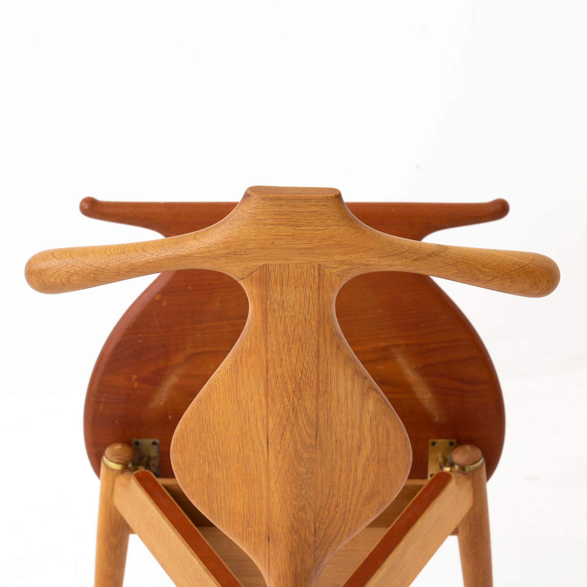 Le valet:: par Hans J. Wegner. Bon état à Copenhagen, DK
