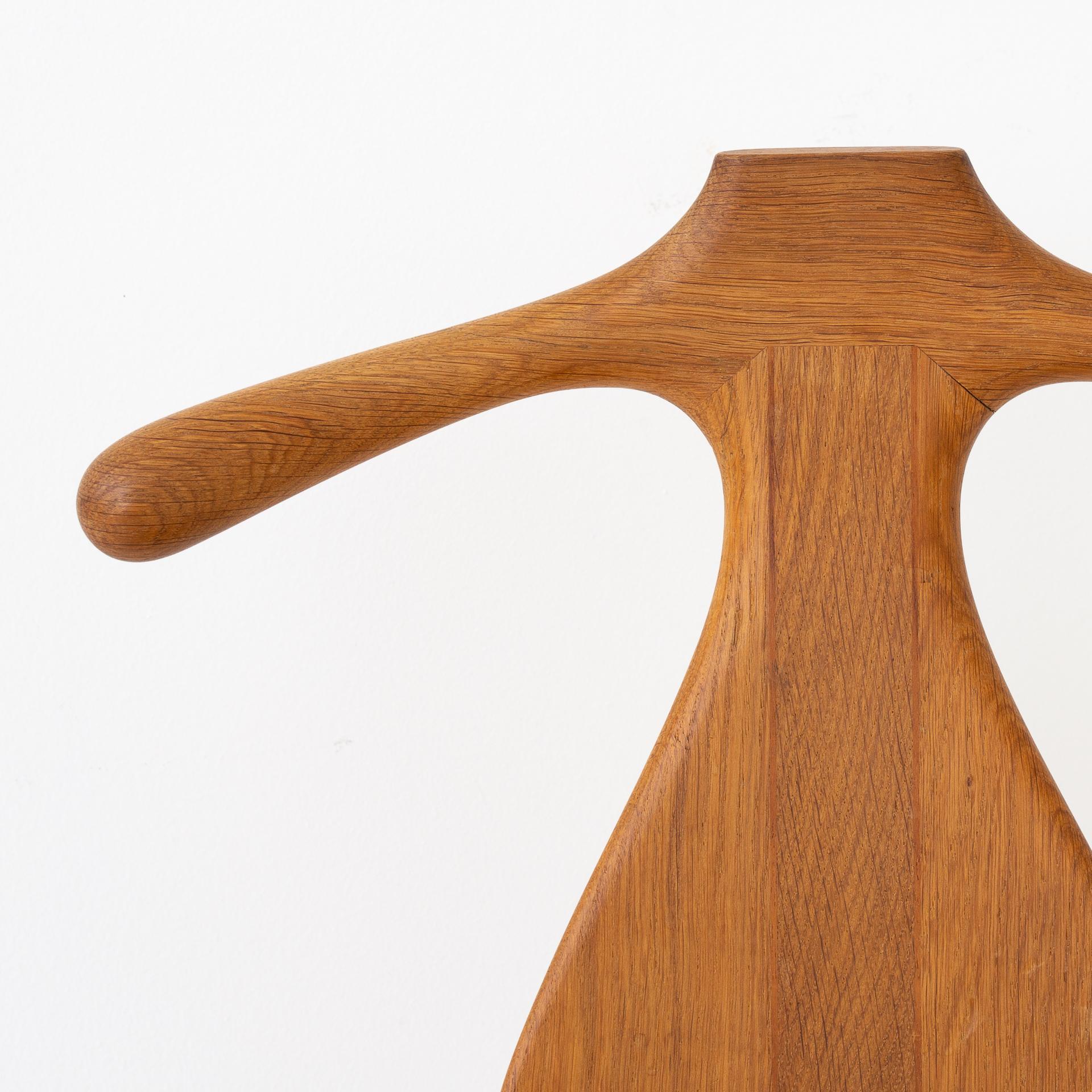 20ième siècle Le valet:: par Hans J. Wegner.