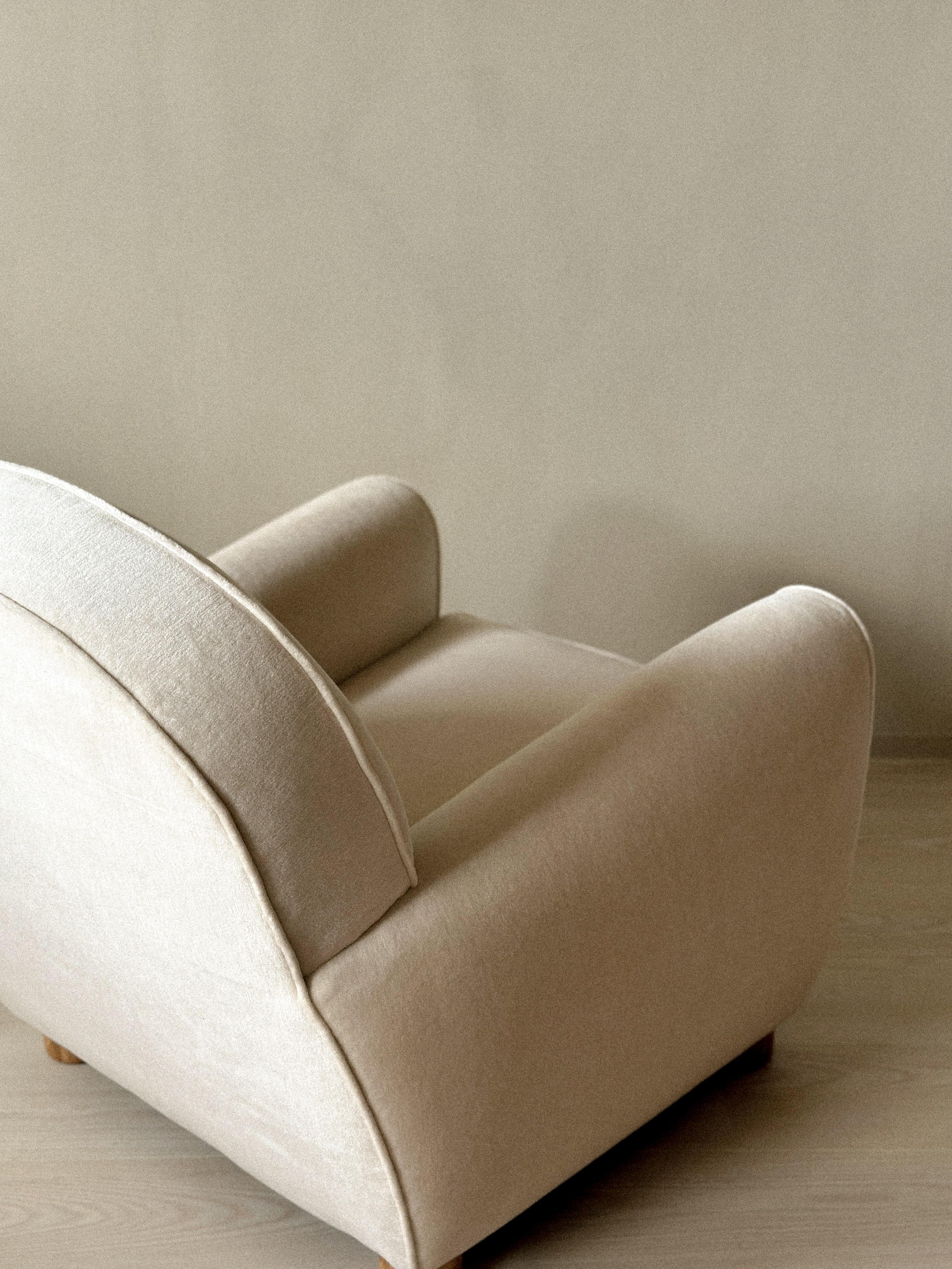 La sedia Valette, design contemporaneo, realizzata a mano in Norvegia in vendita 1