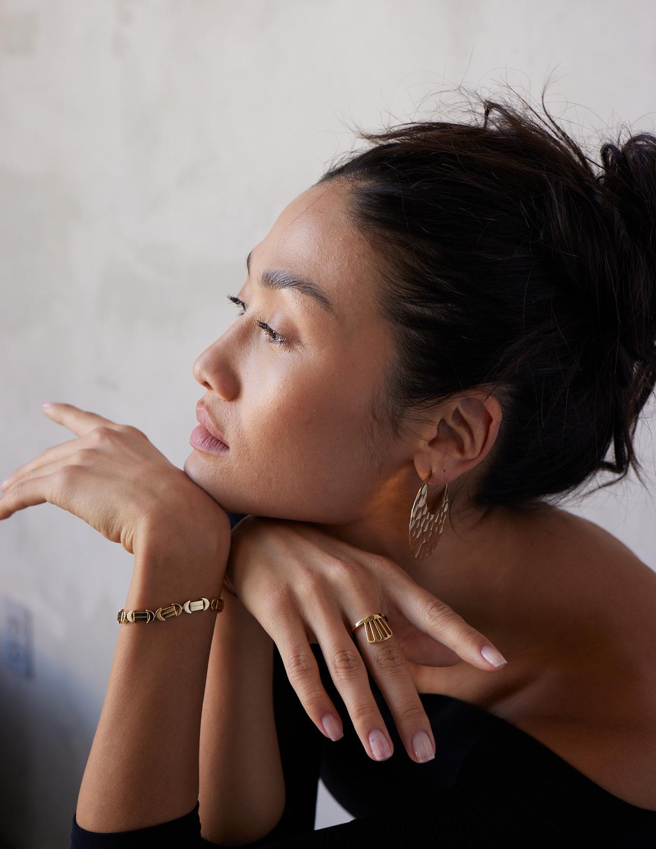 A Laser Cut Solid Yellow 18k Gold Fan Ring 4