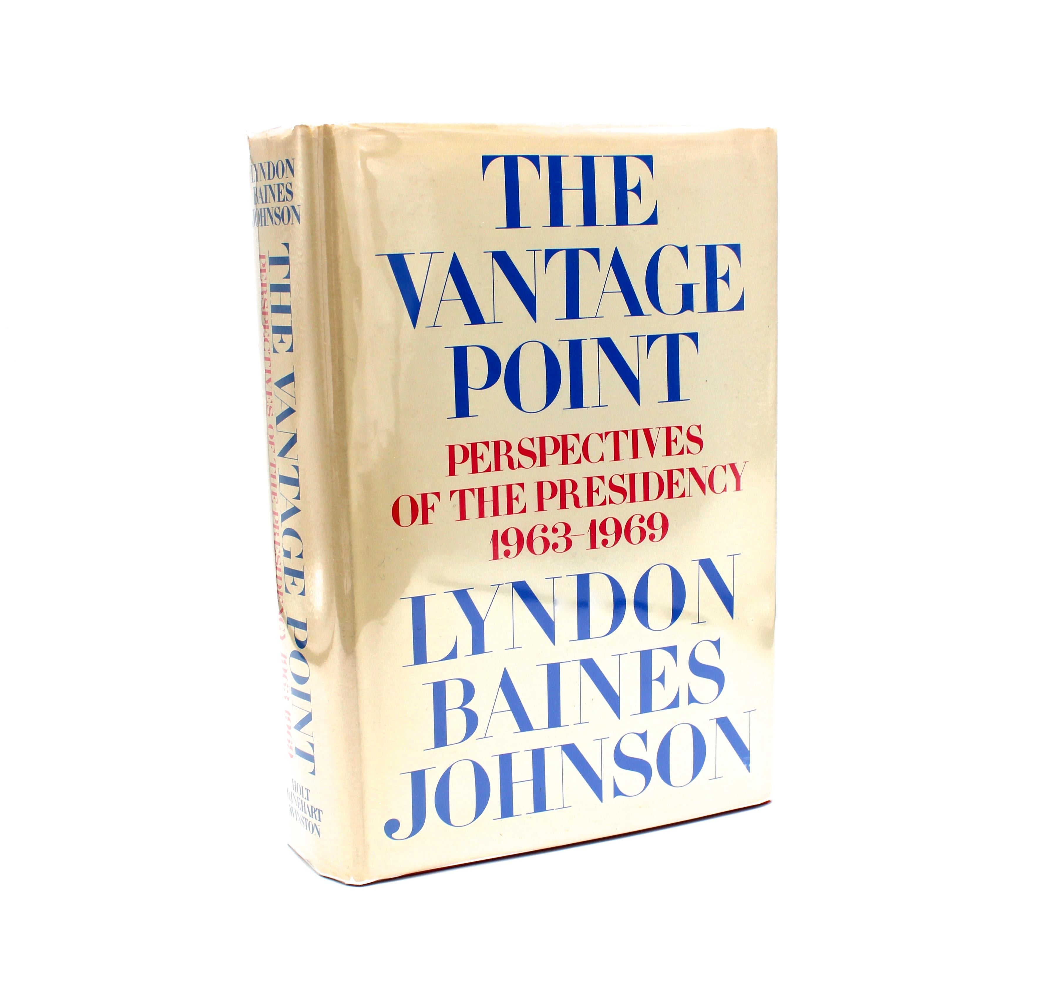 The Vantage Point, Signed by Lyndon B. Johnson, First Edition, 1971 In Good Condition In Colorado Springs, CO