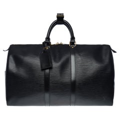 Die sehr schicke Louis Vuitton Keepall 45 Reisetasche aus schwarzem épi-Leder